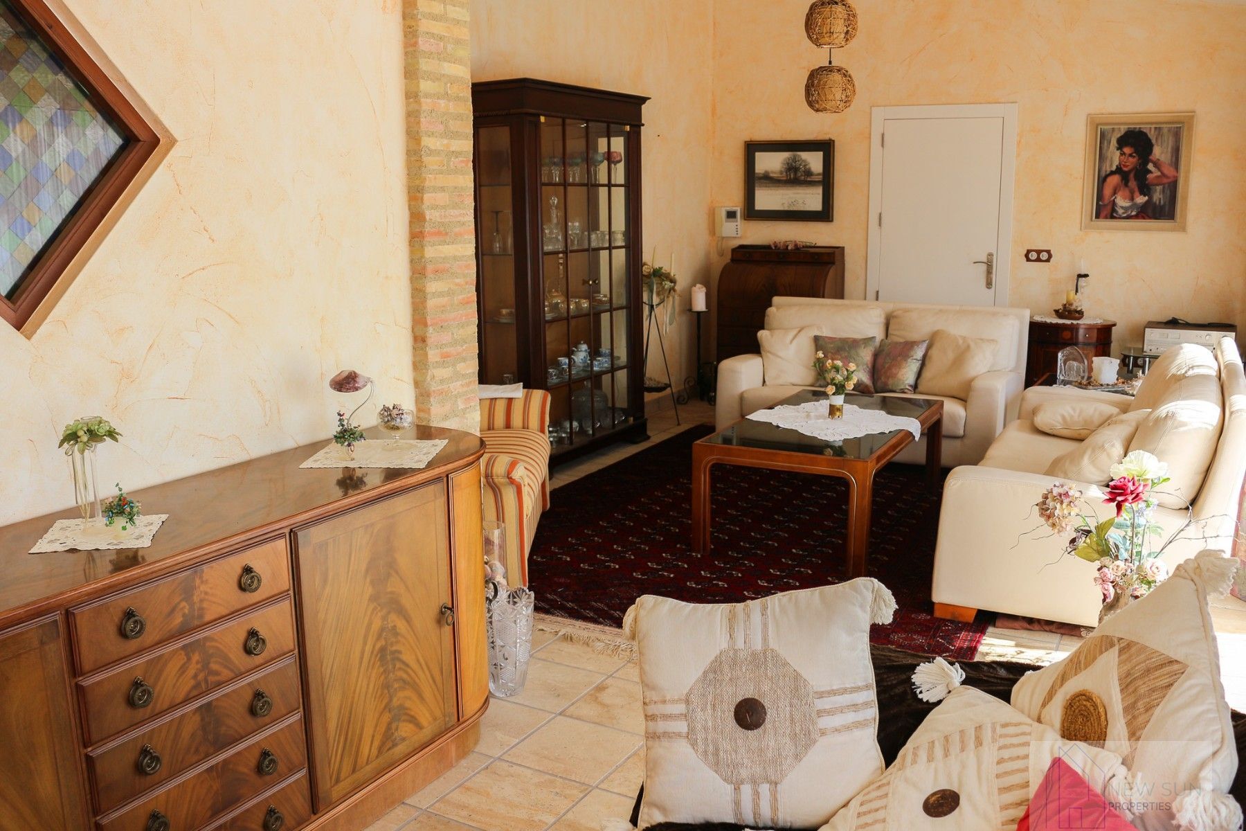 For sale of villa in LOS URRUTIAS