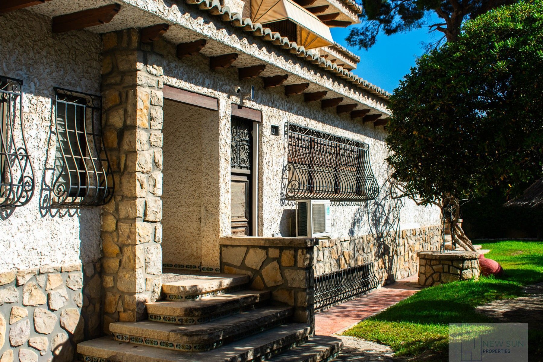 For sale of villa in Alicante