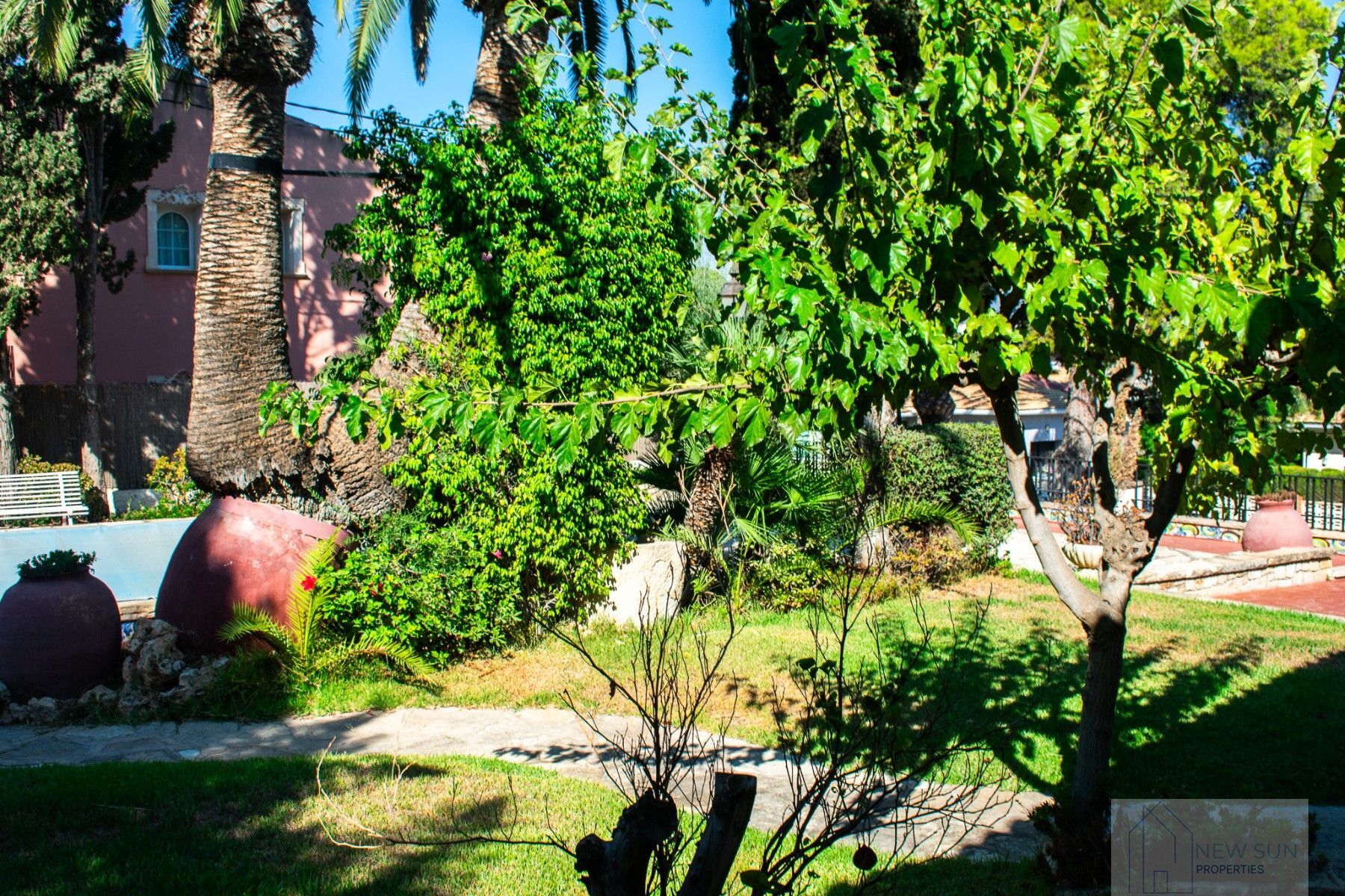 For sale of villa in Alicante