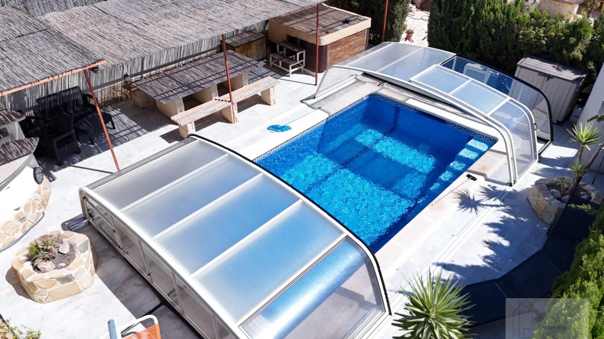 For sale of villa in Crevillent