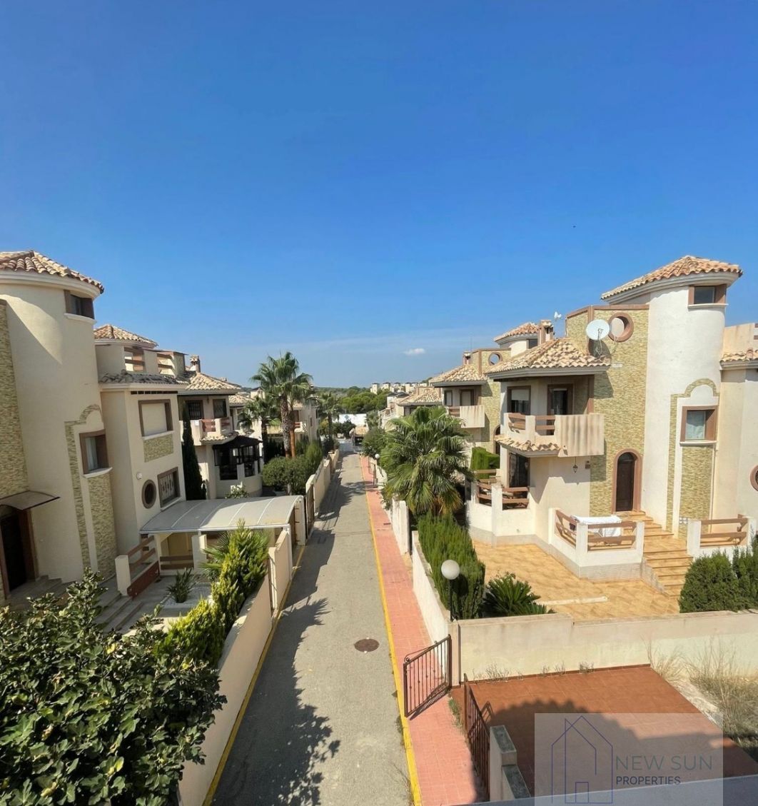 For sale of chalet in Orihuela Costa