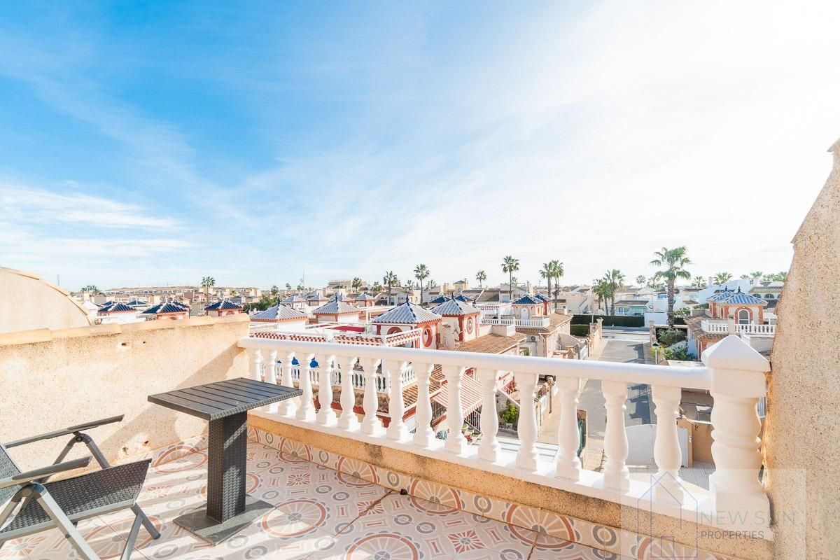 For sale of house in Orihuela Costa