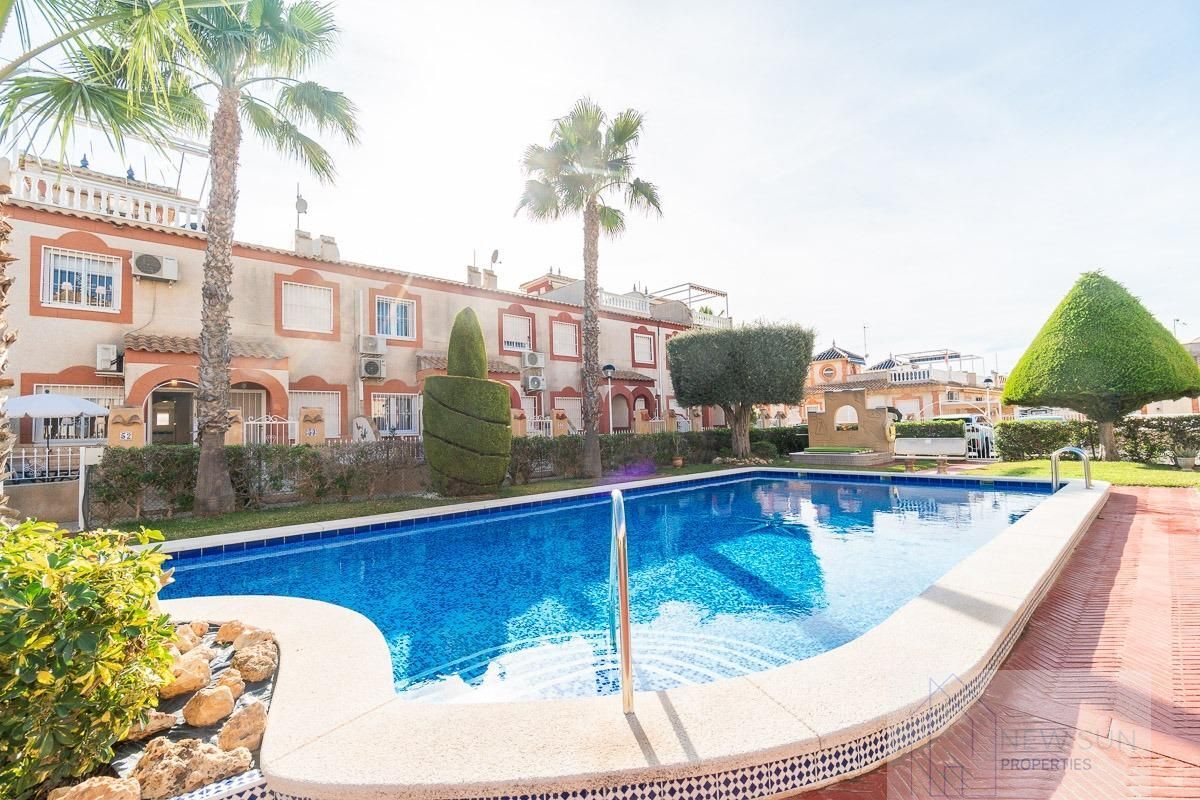 For sale of house in Orihuela Costa