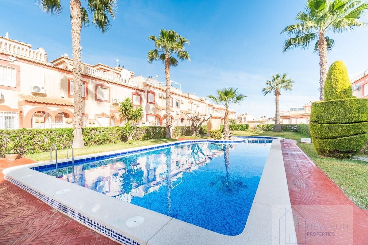 For sale of house in Orihuela Costa