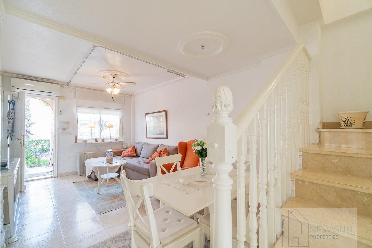 For sale of house in Orihuela Costa