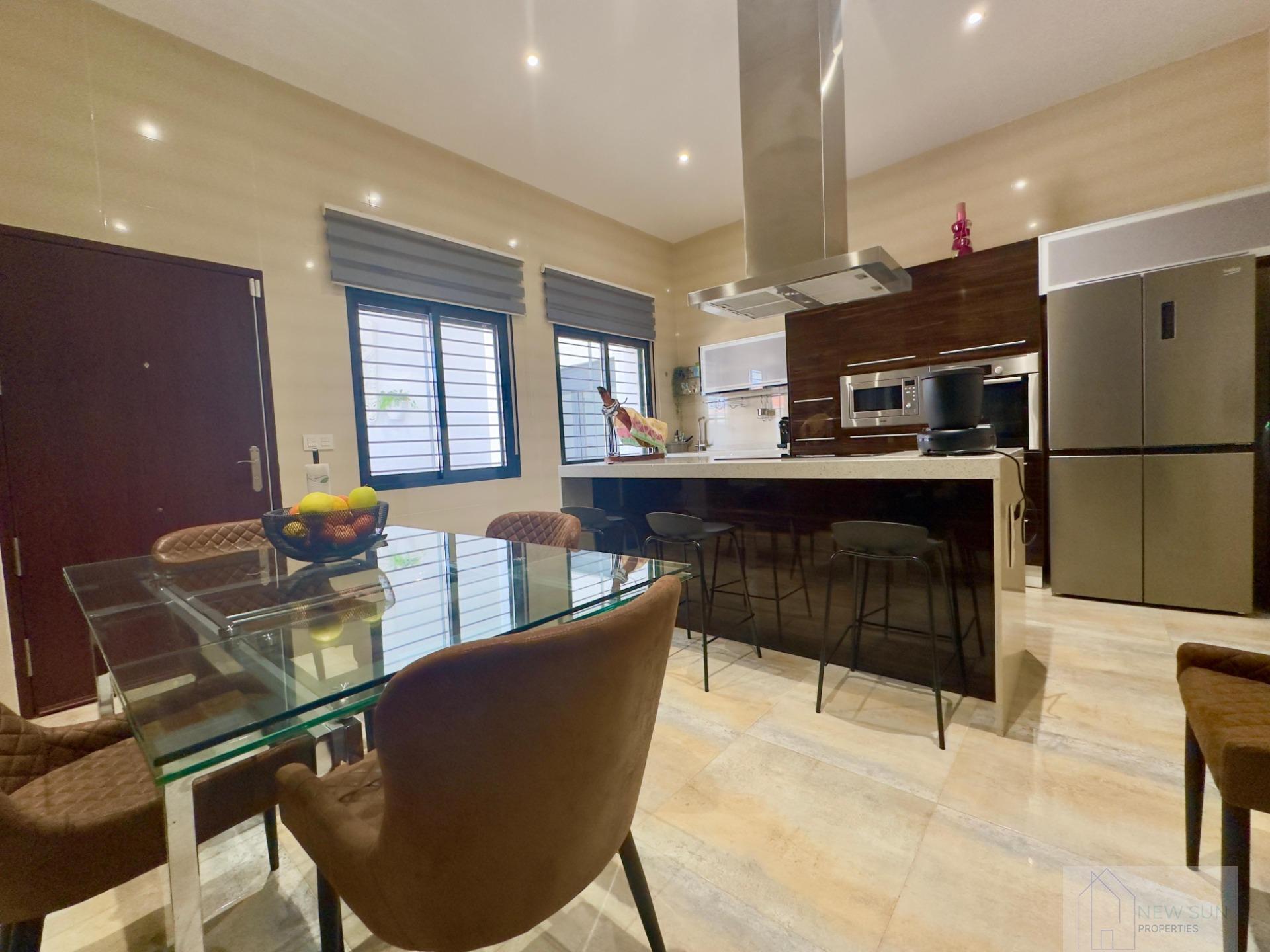 Venta de villa en Pilar de la Horadada