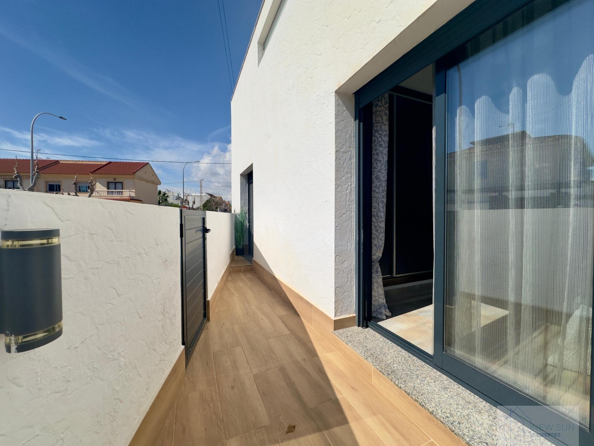 Venta de villa en Pilar de la Horadada