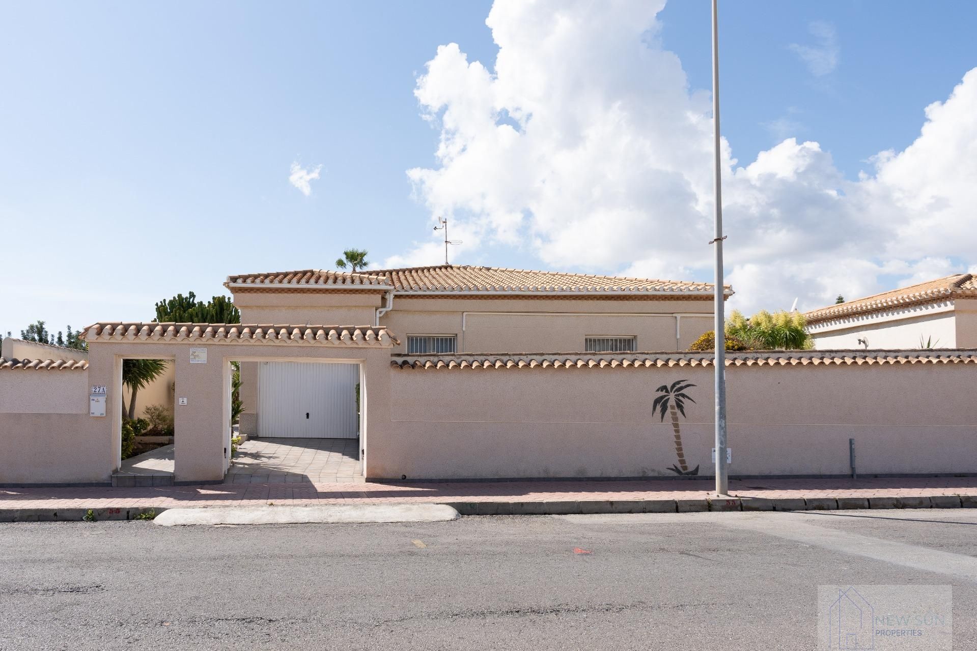 Venta de villa en Orihuela Costa