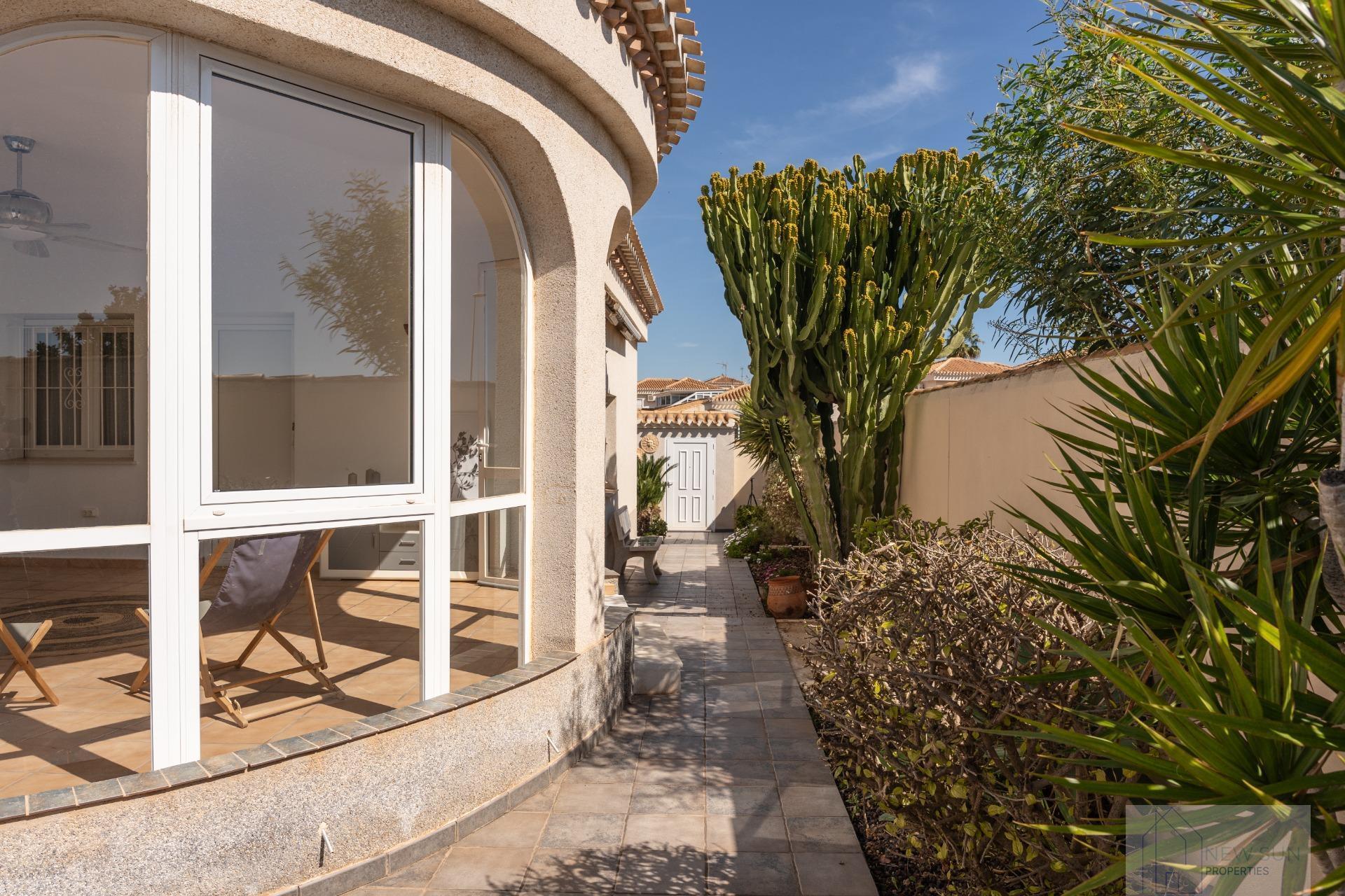 Venta de villa en Orihuela Costa