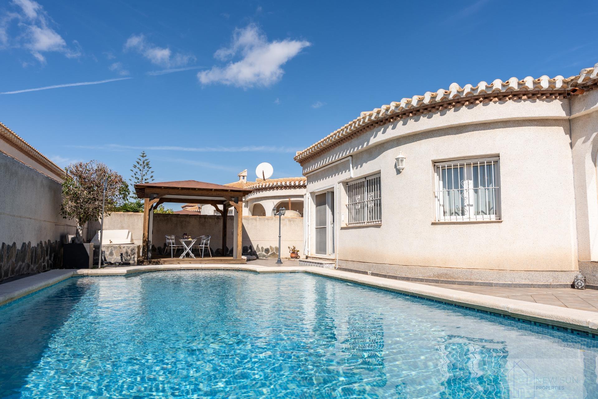 Venta de villa en Orihuela Costa