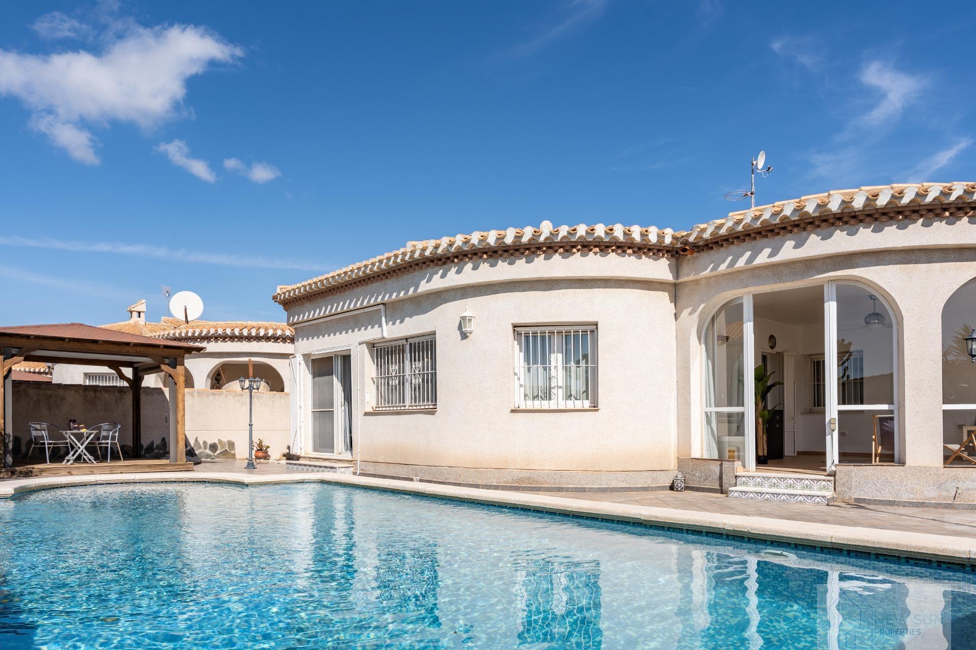 Venta de villa en Orihuela Costa