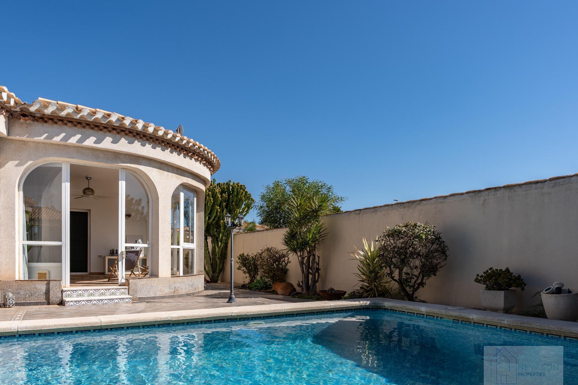 Venta de villa en Orihuela Costa