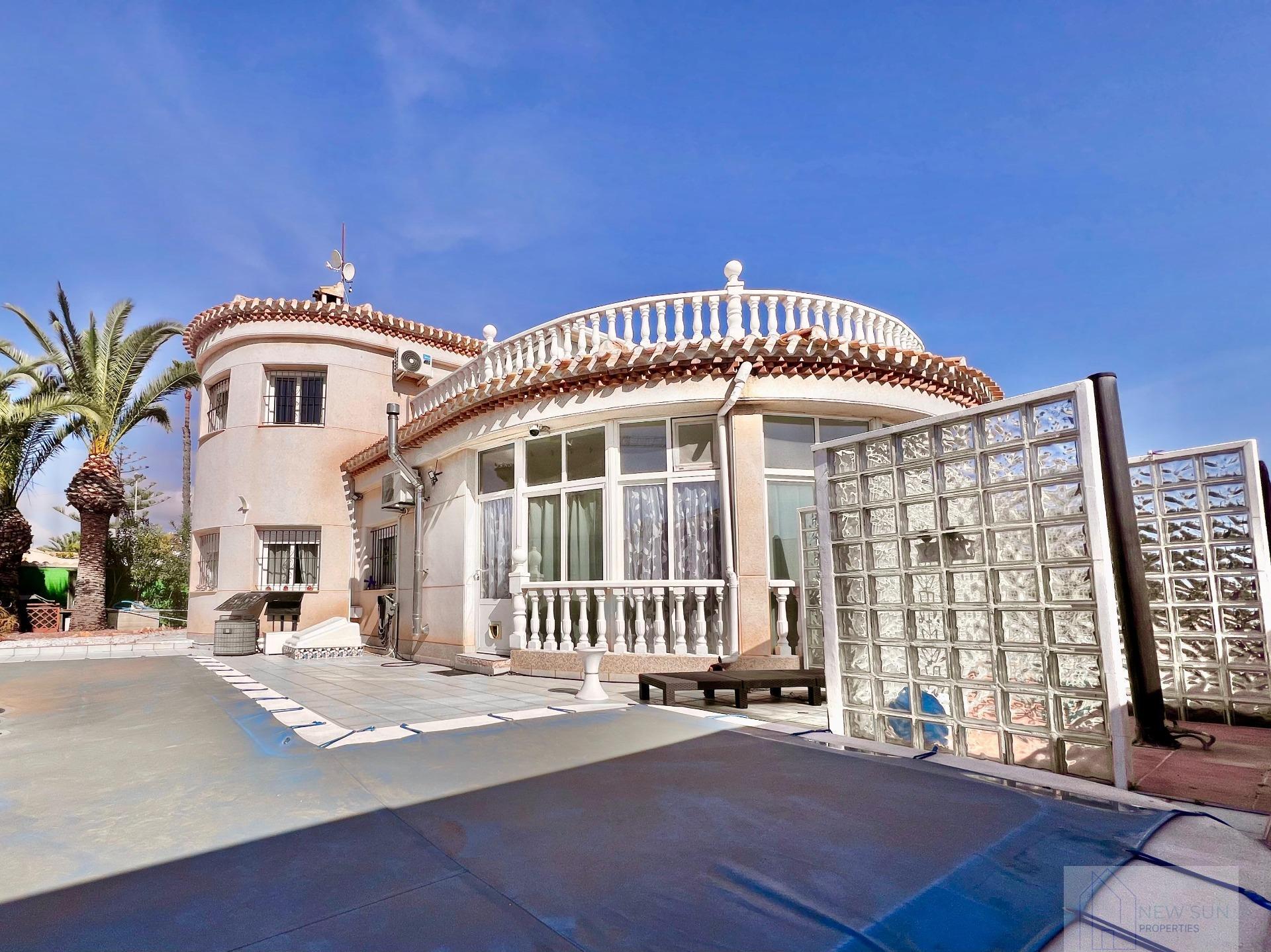 Venta de villa en Orihuela Costa