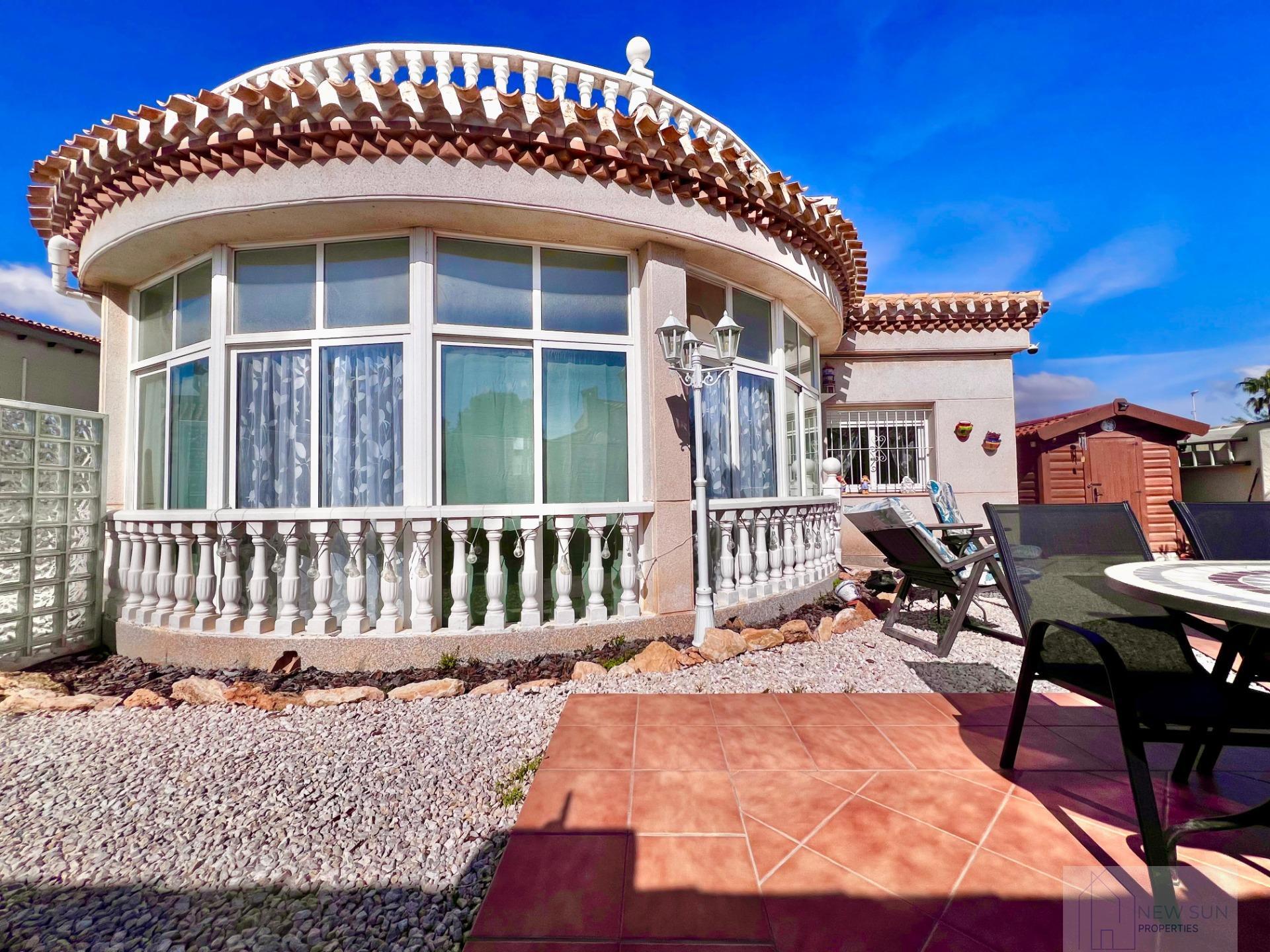Venta de villa en Orihuela Costa