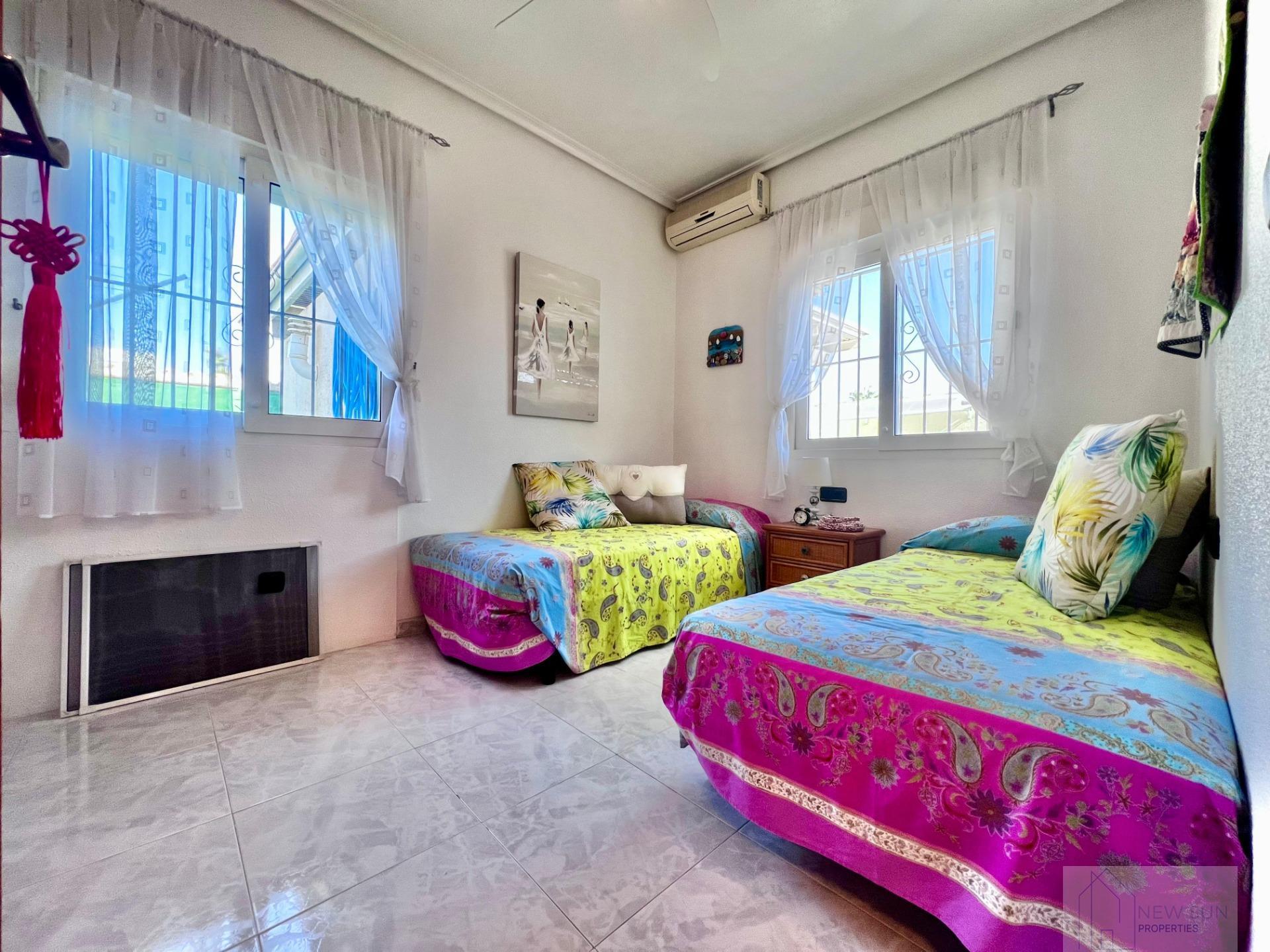Venta de villa en Orihuela Costa