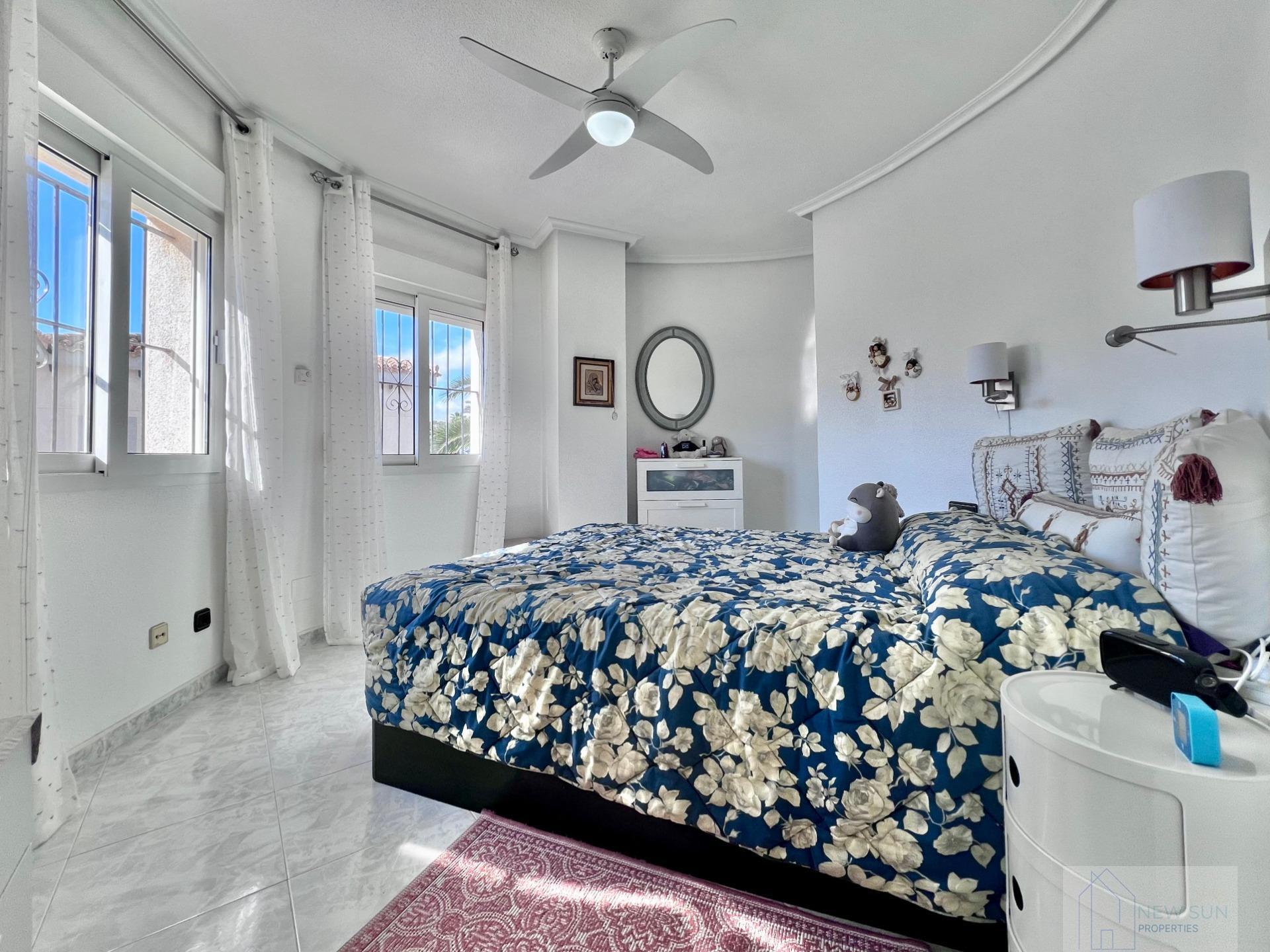 Venta de villa en Orihuela Costa