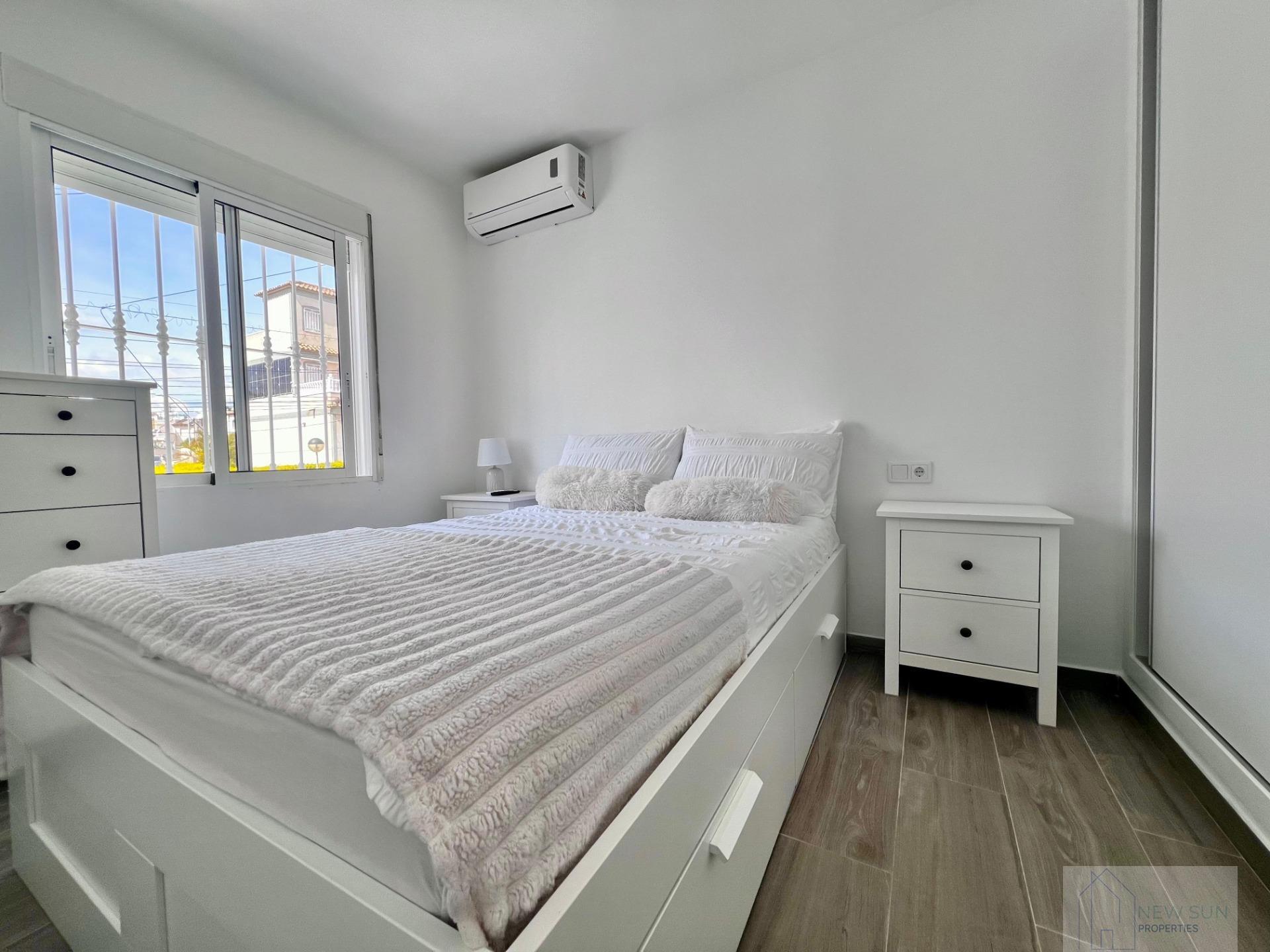 Venta de villa en San Miguel de Salinas