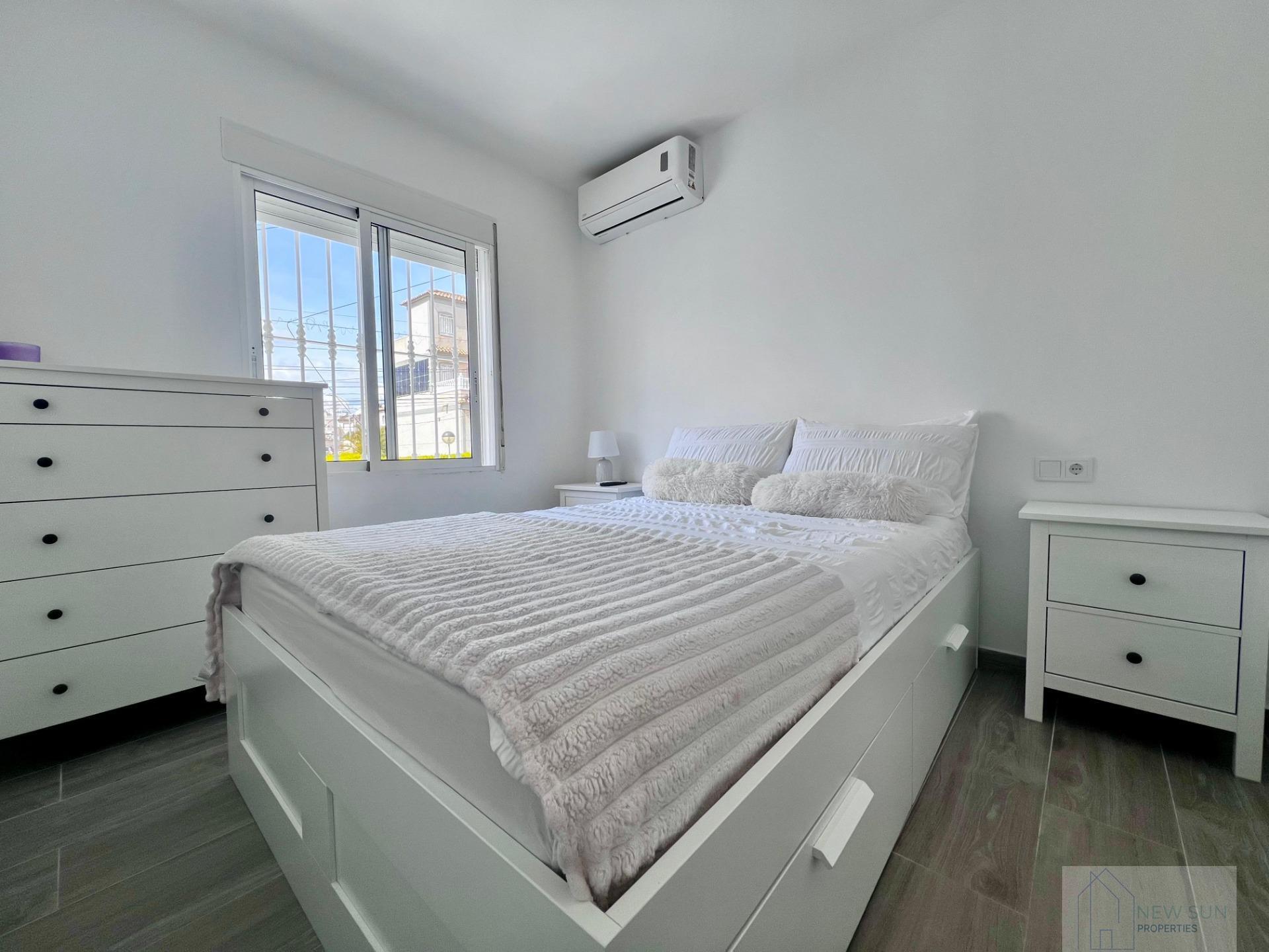 Venta de villa en San Miguel de Salinas