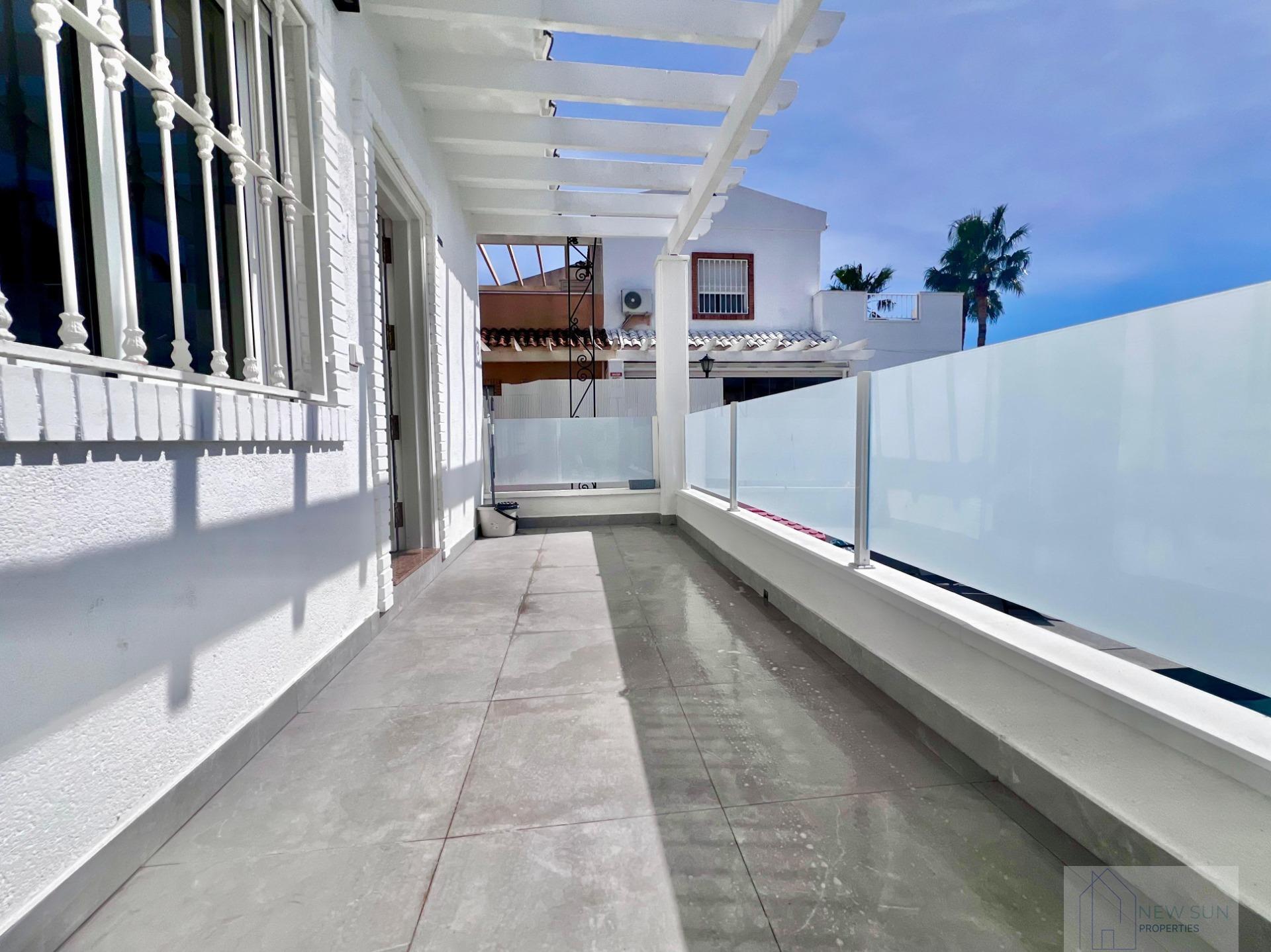 Venta de villa en San Miguel de Salinas