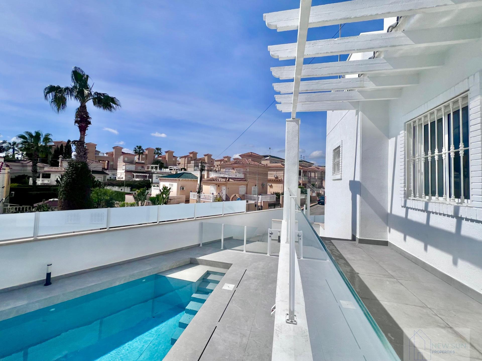 Venta de villa en San Miguel de Salinas