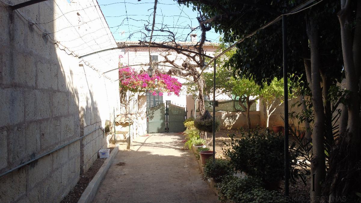 For sale of chalet in Santa Margalida