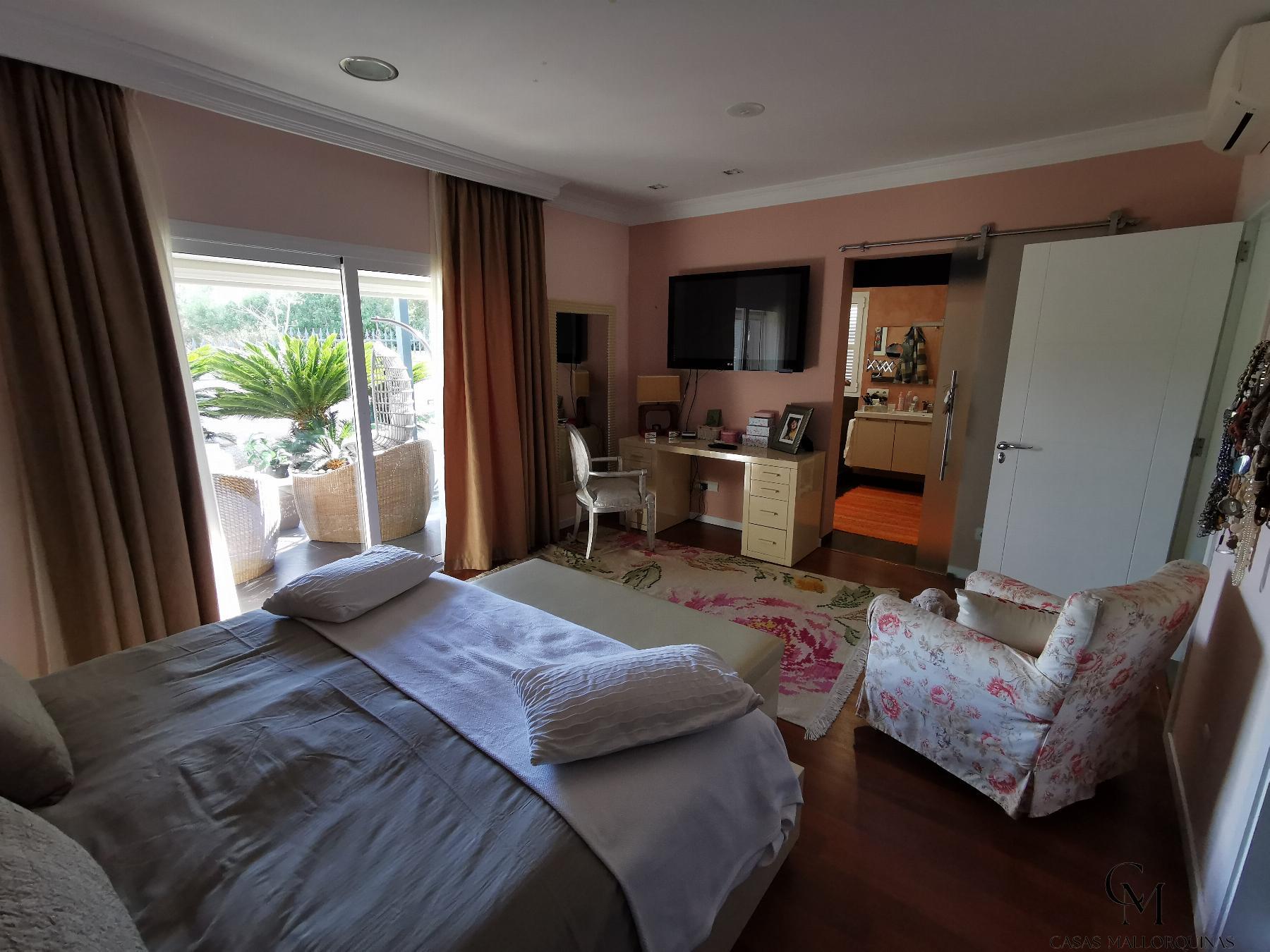 For sale of chalet in Santa Margalida