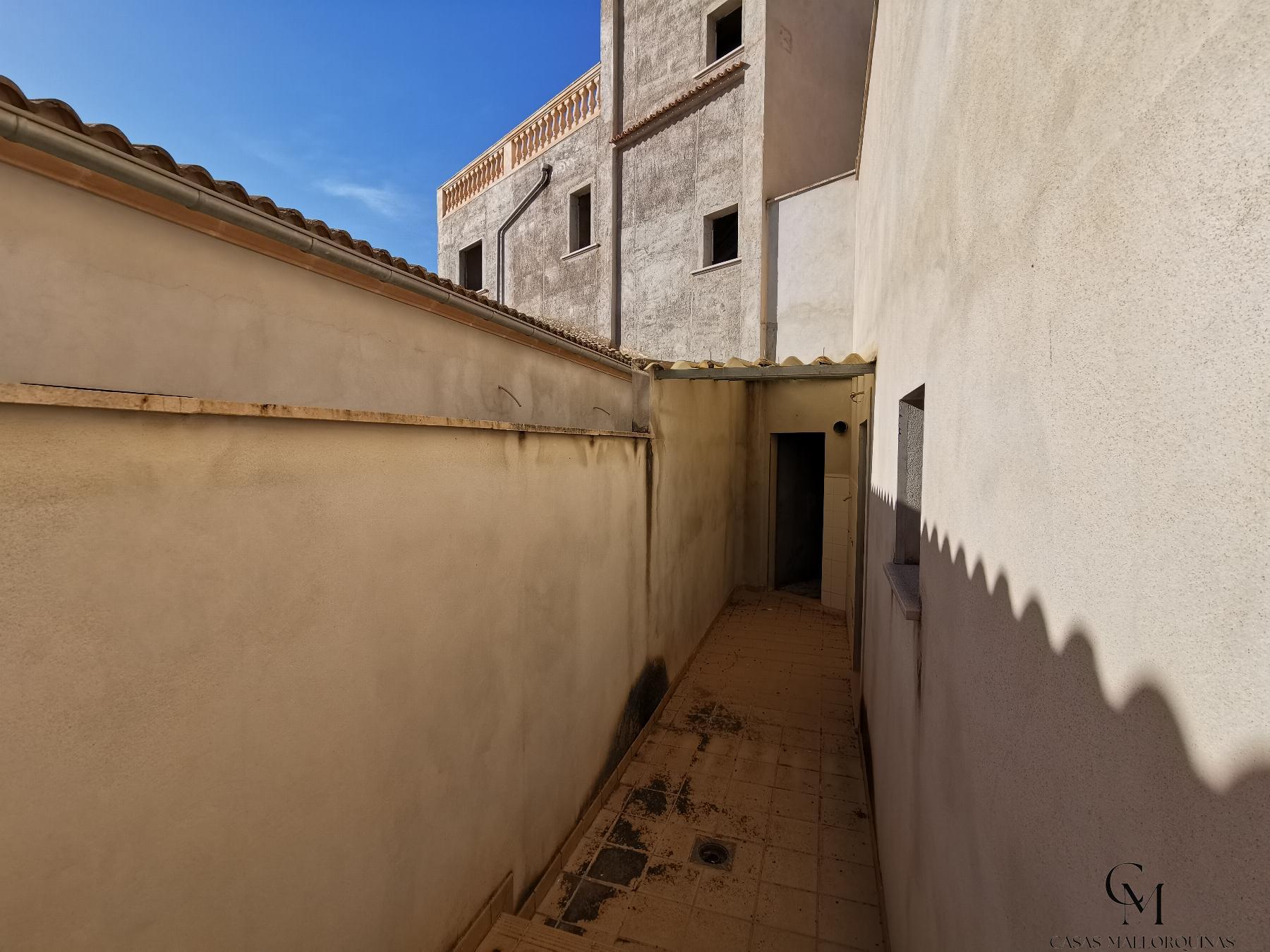 For sale of building in Maria de la Salut