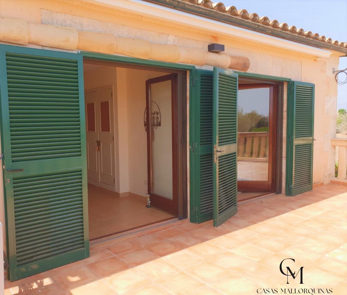 For sale of chalet in Santa Margalida