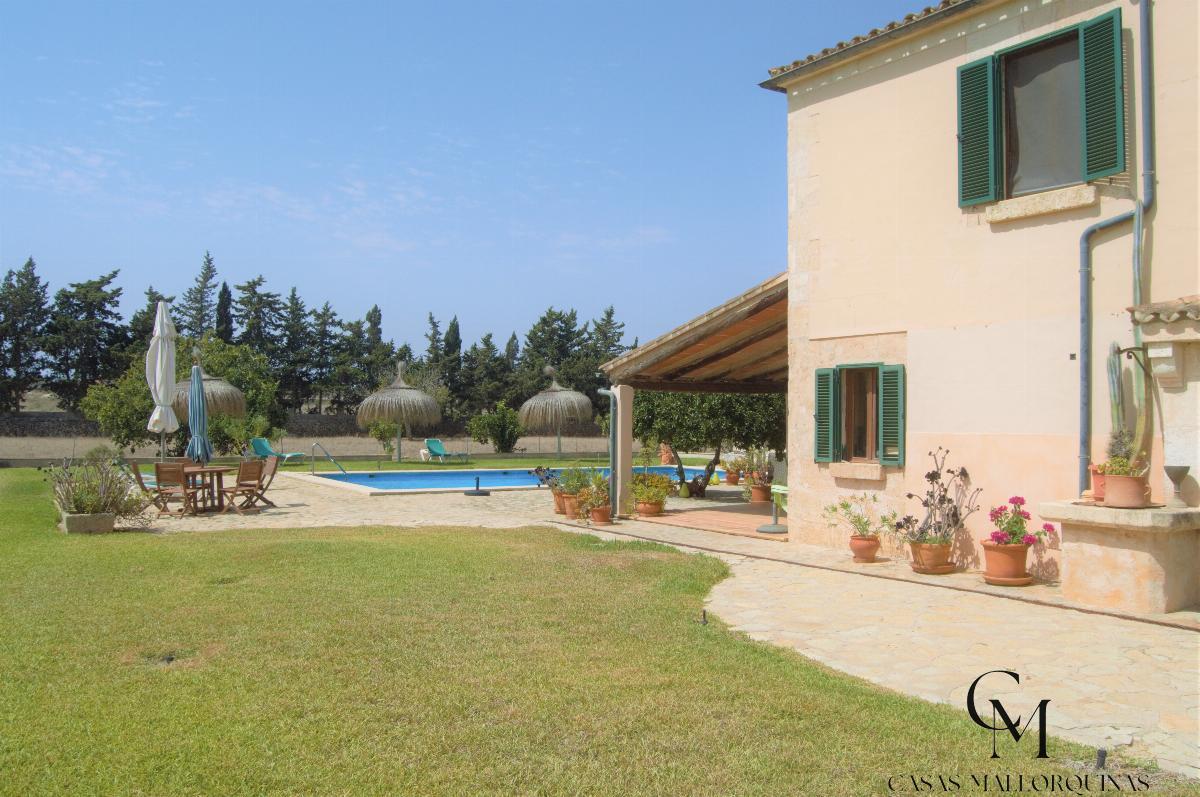 For sale of chalet in Santa Margalida
