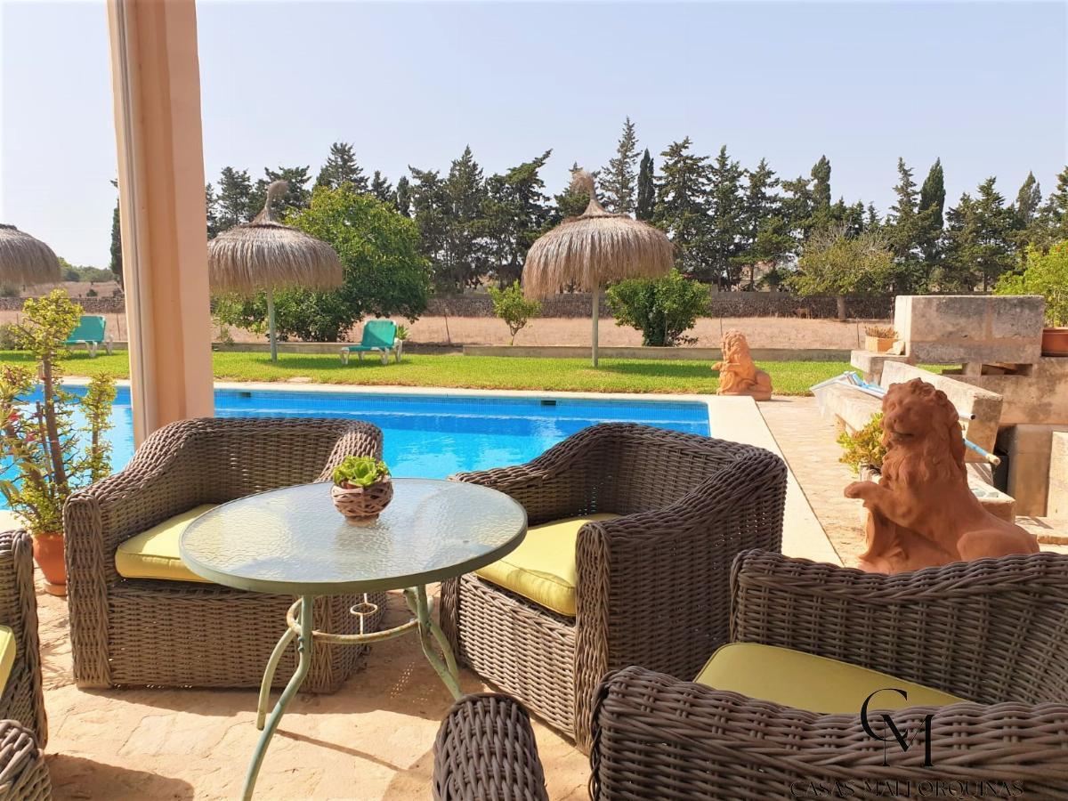 For sale of chalet in Santa Margalida