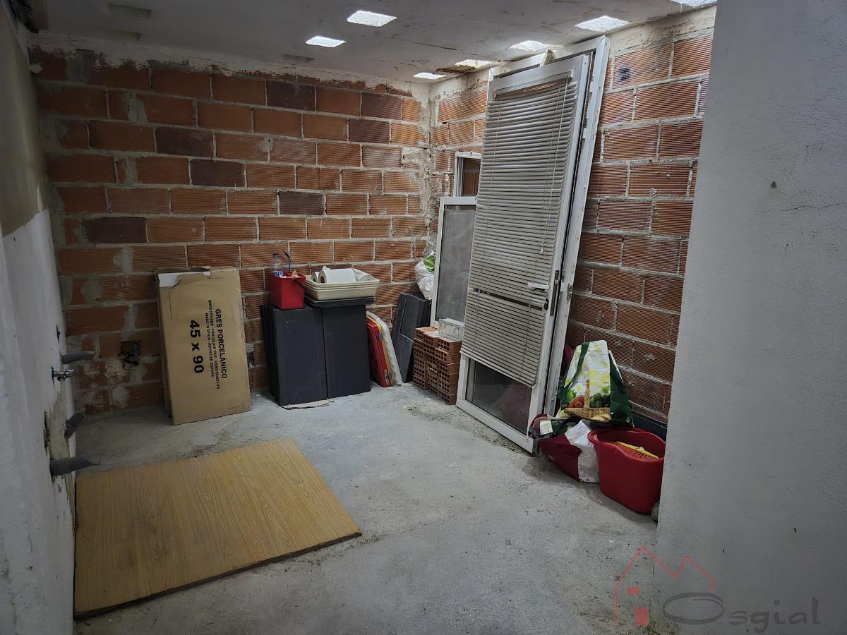 For sale of commercial in Burjassot
