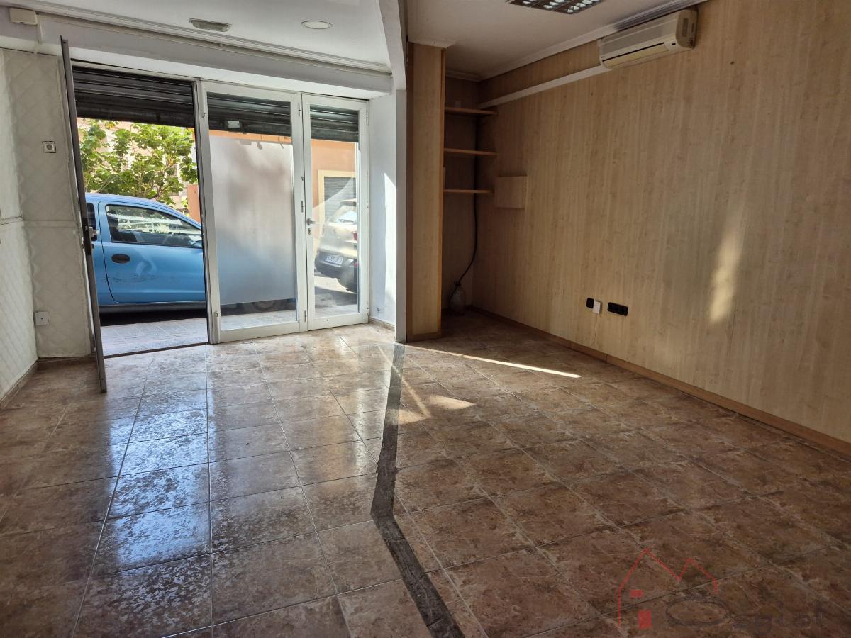 For sale of commercial in Burjassot