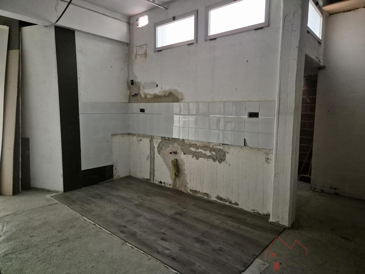 For sale of commercial in Burjassot
