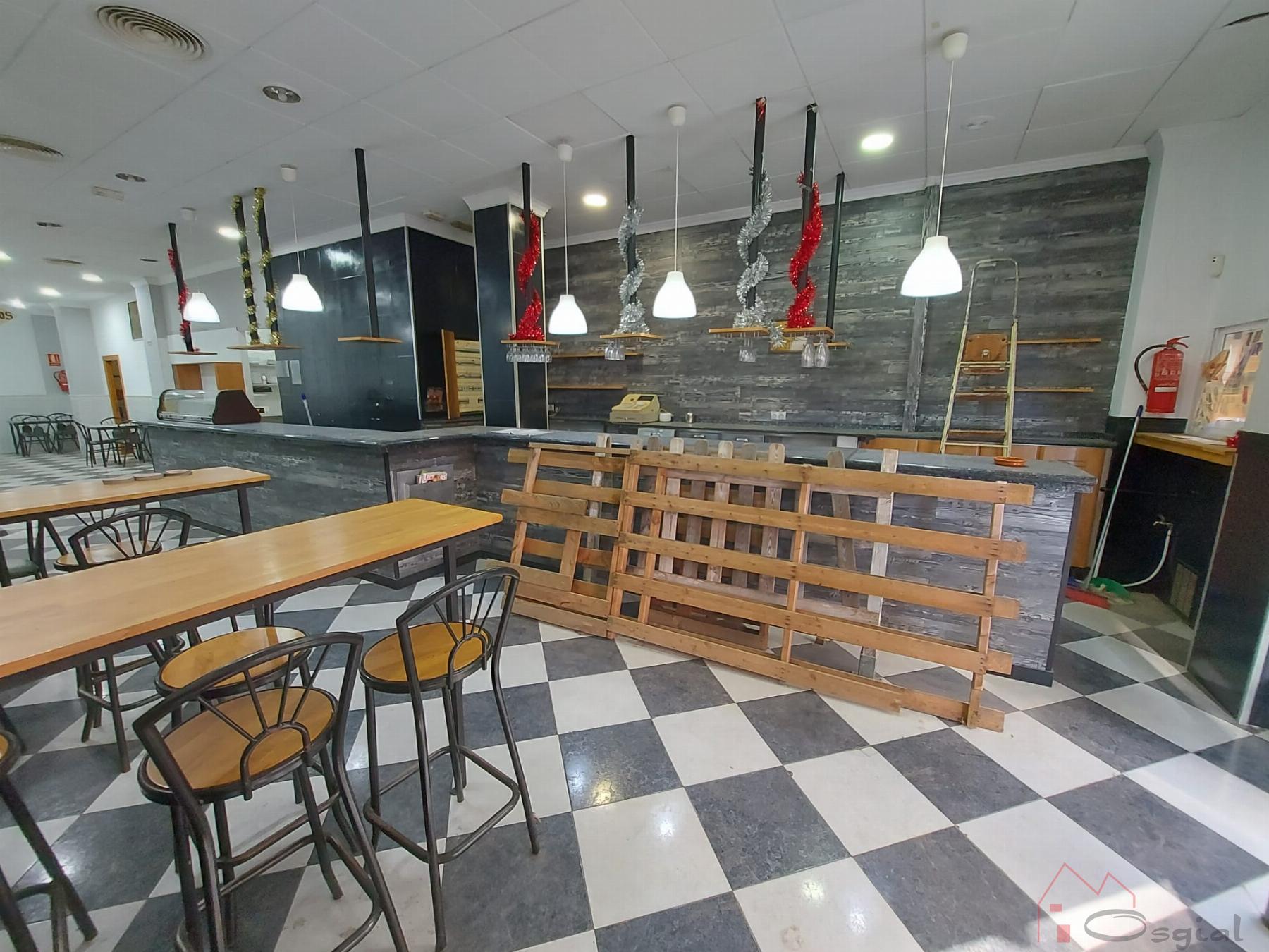 For sale of commercial in Picassent