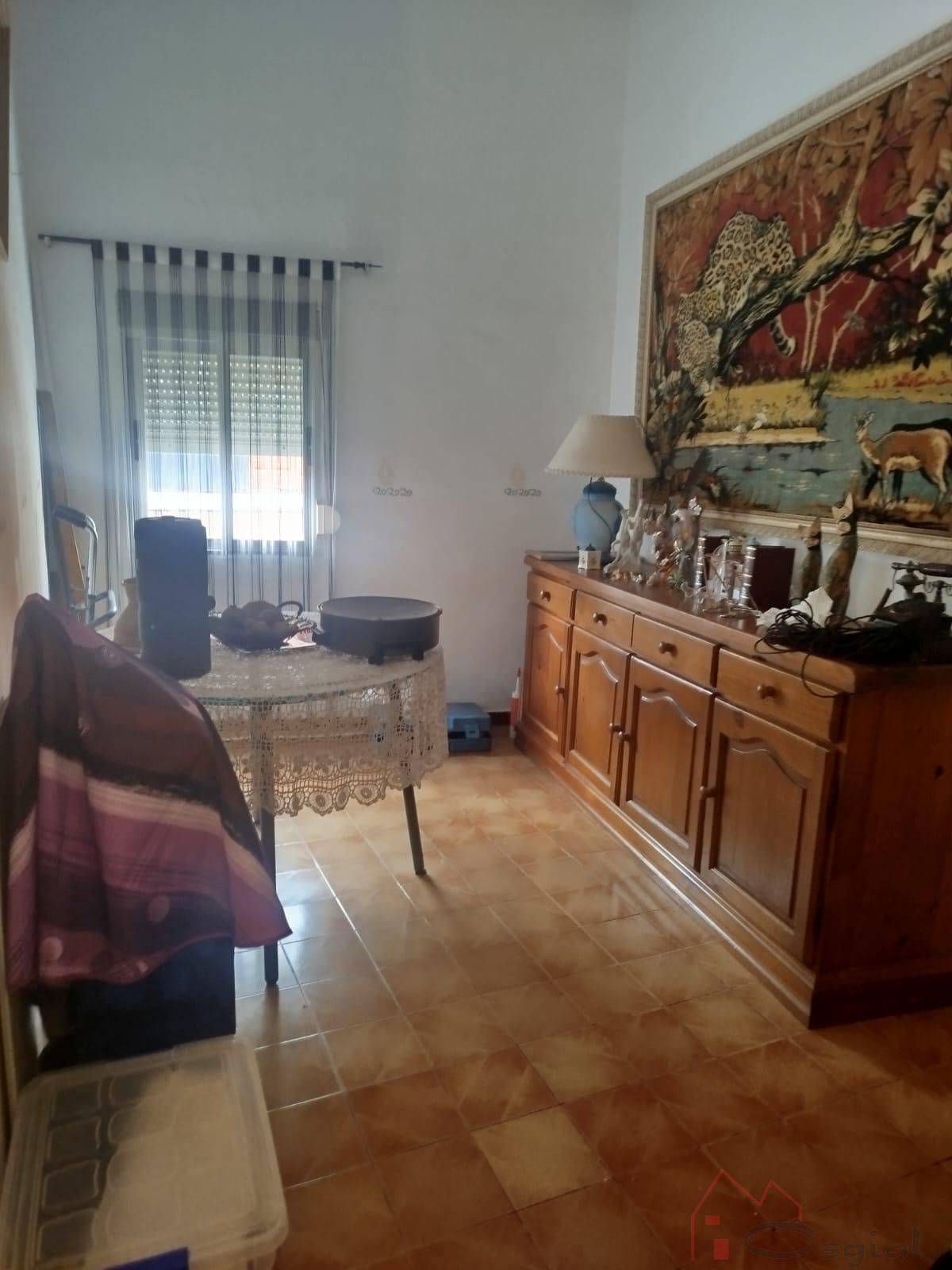 For sale of house in Llaurí