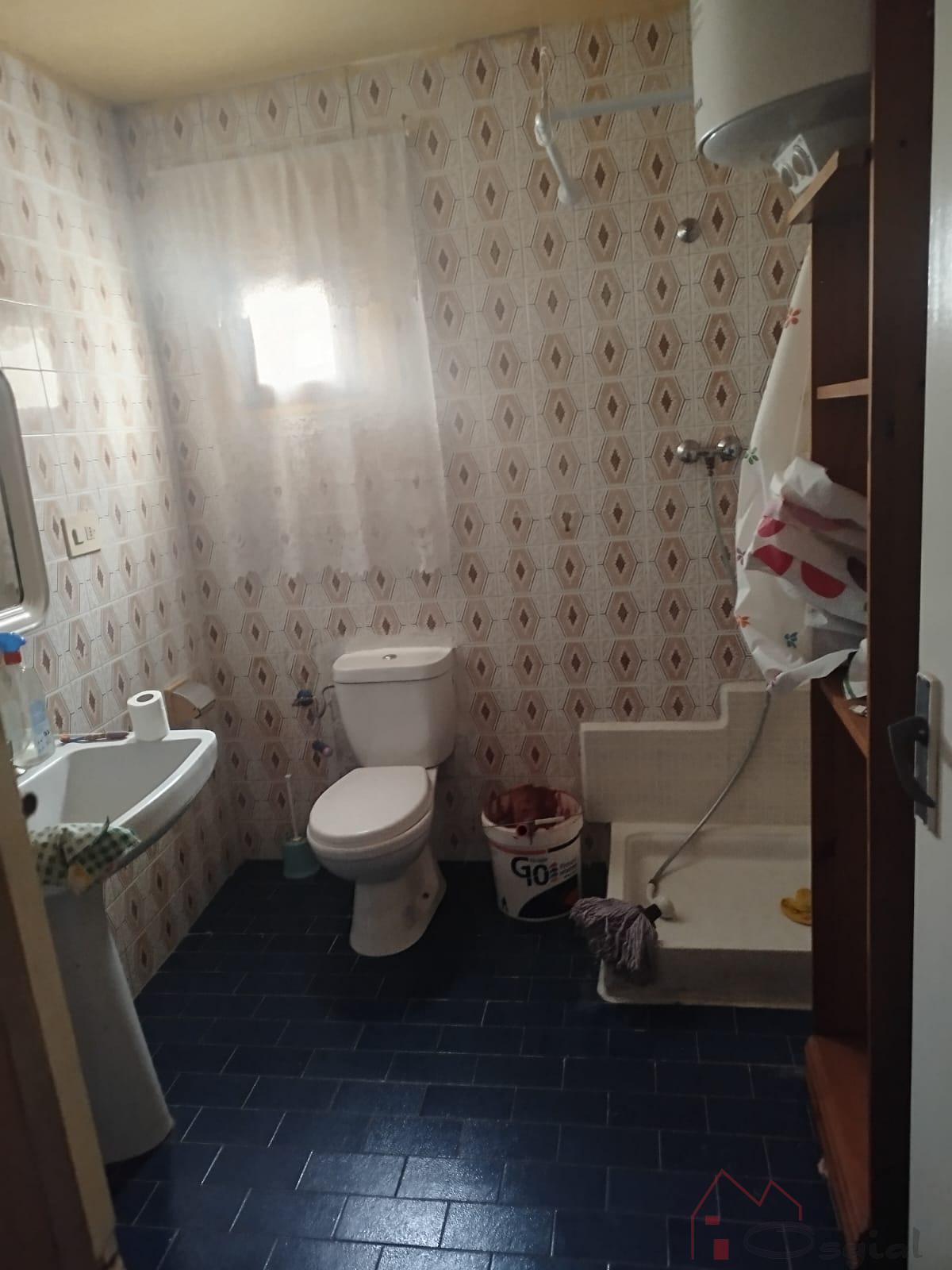 For sale of house in Llaurí