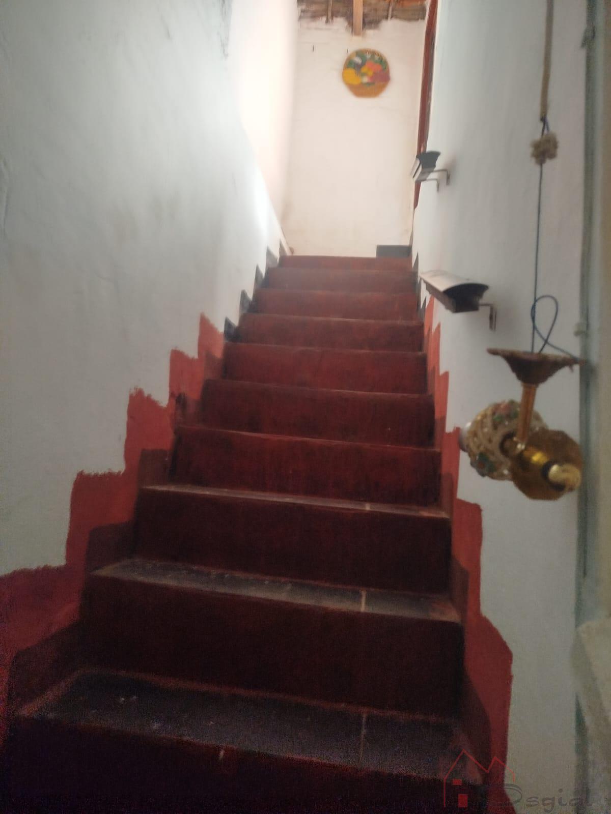 For sale of house in Llaurí