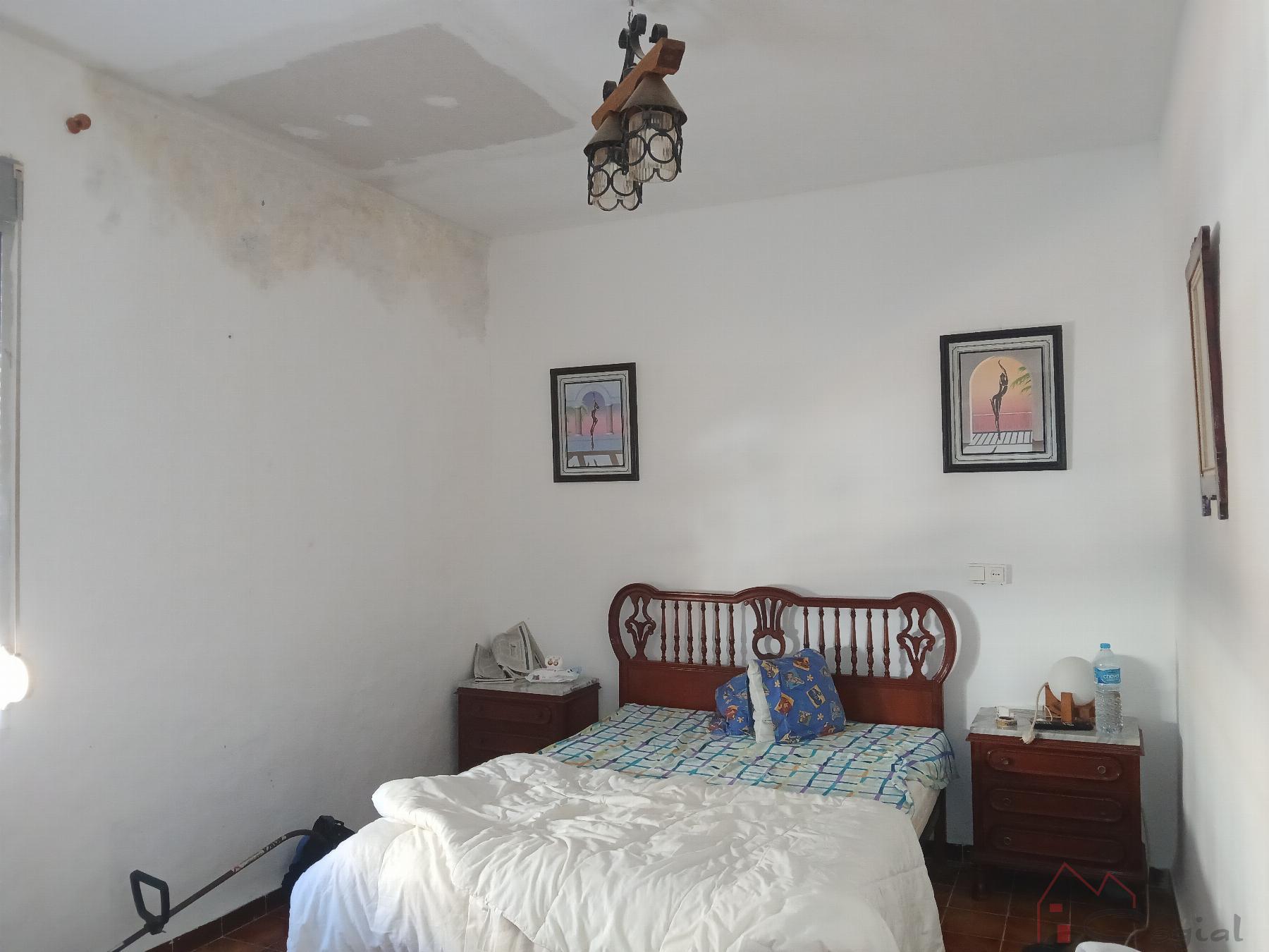 For sale of house in Llaurí