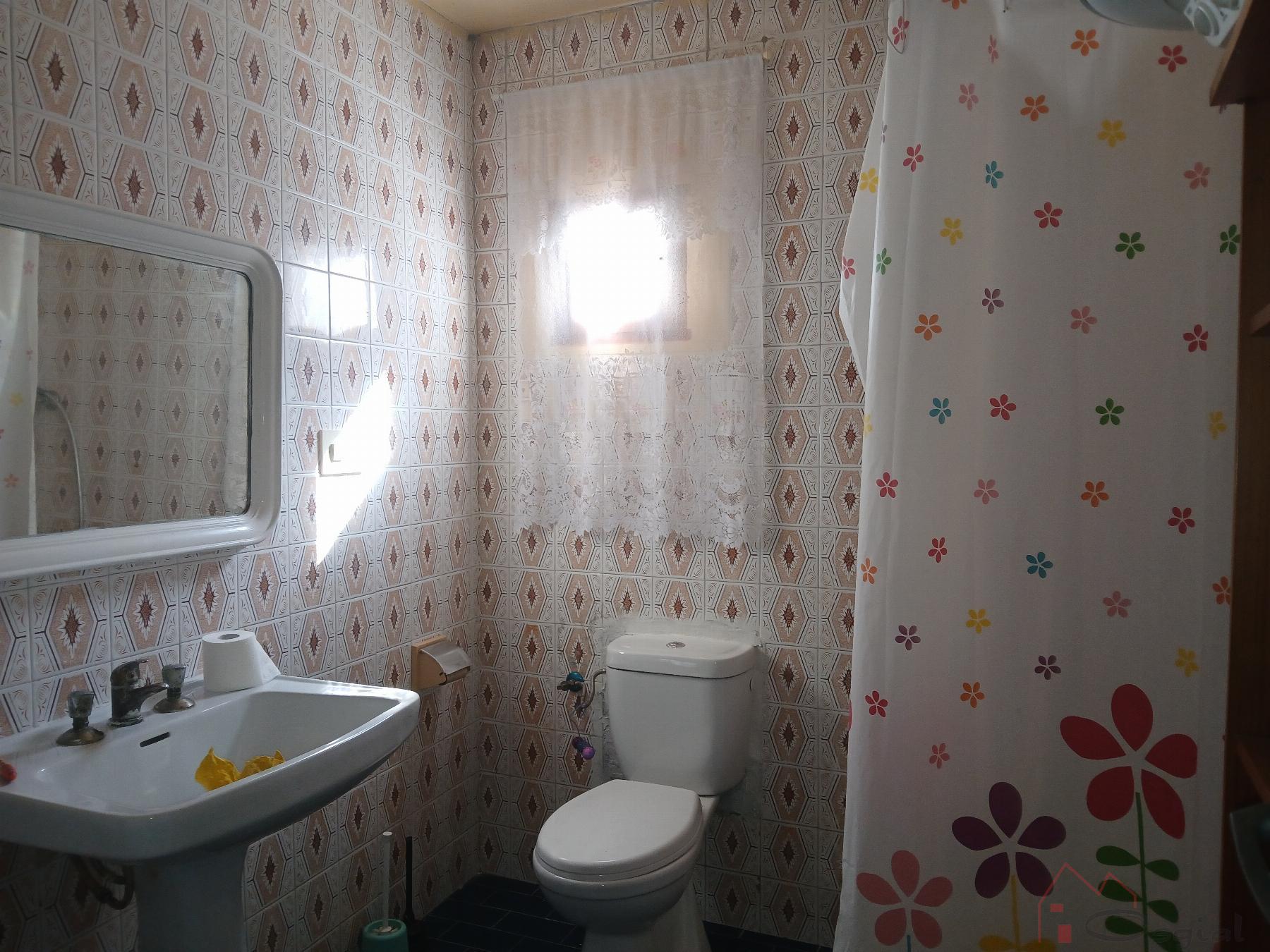 For sale of house in Llaurí