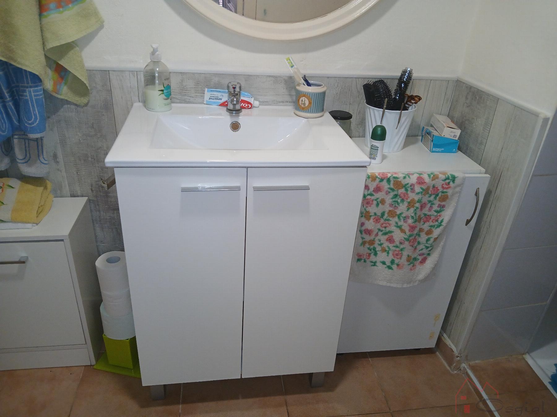 For sale of house in Llaurí