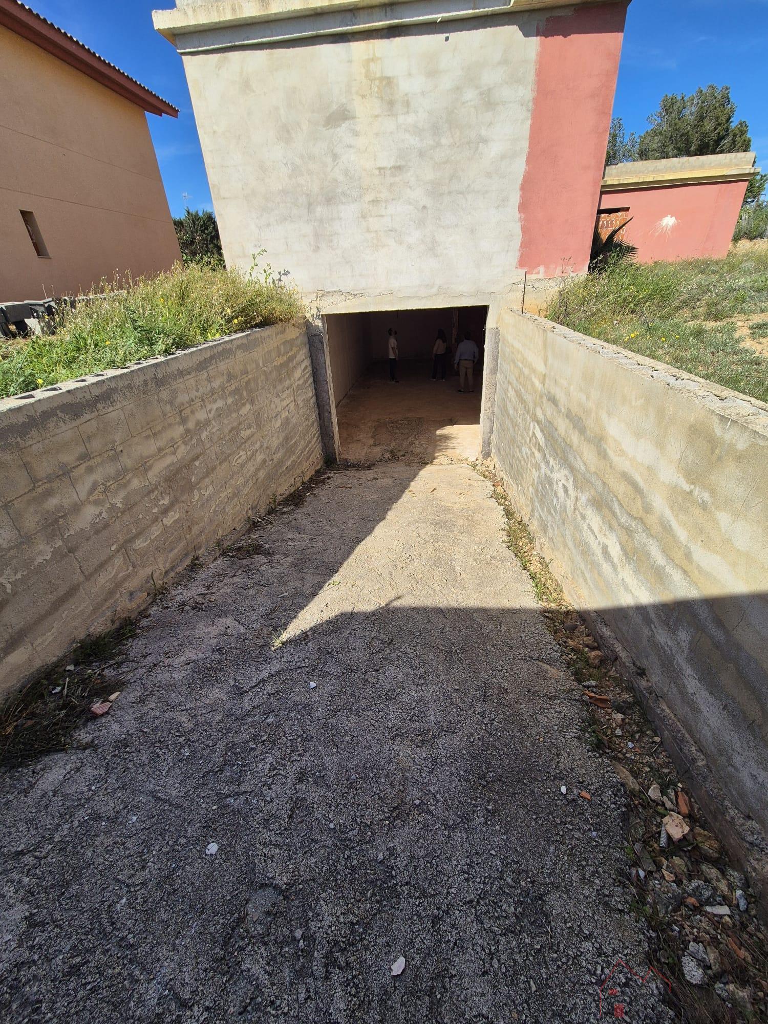 For sale of chalet in Monserrat