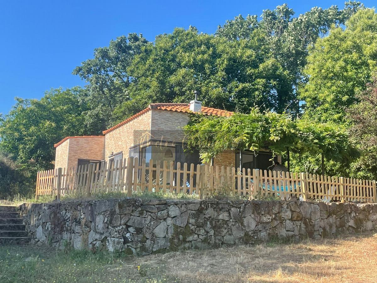 Venta de finca rústica en Montánchez