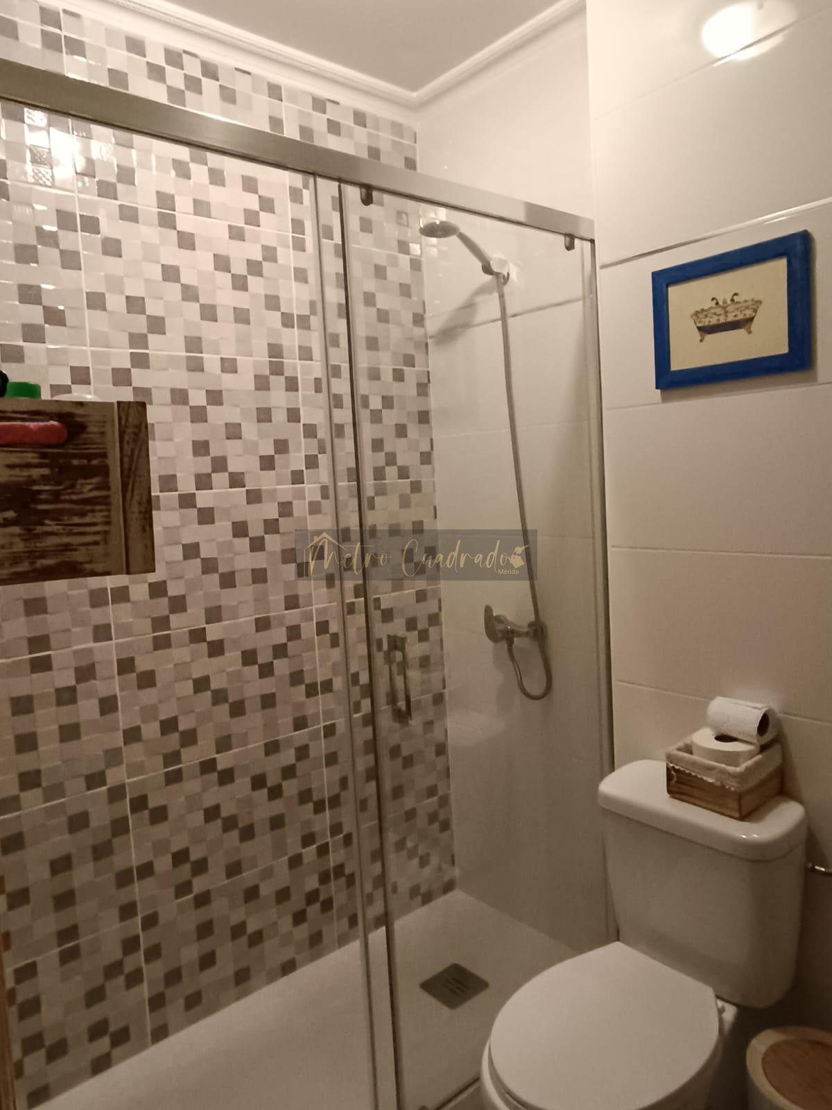Suite bathroom