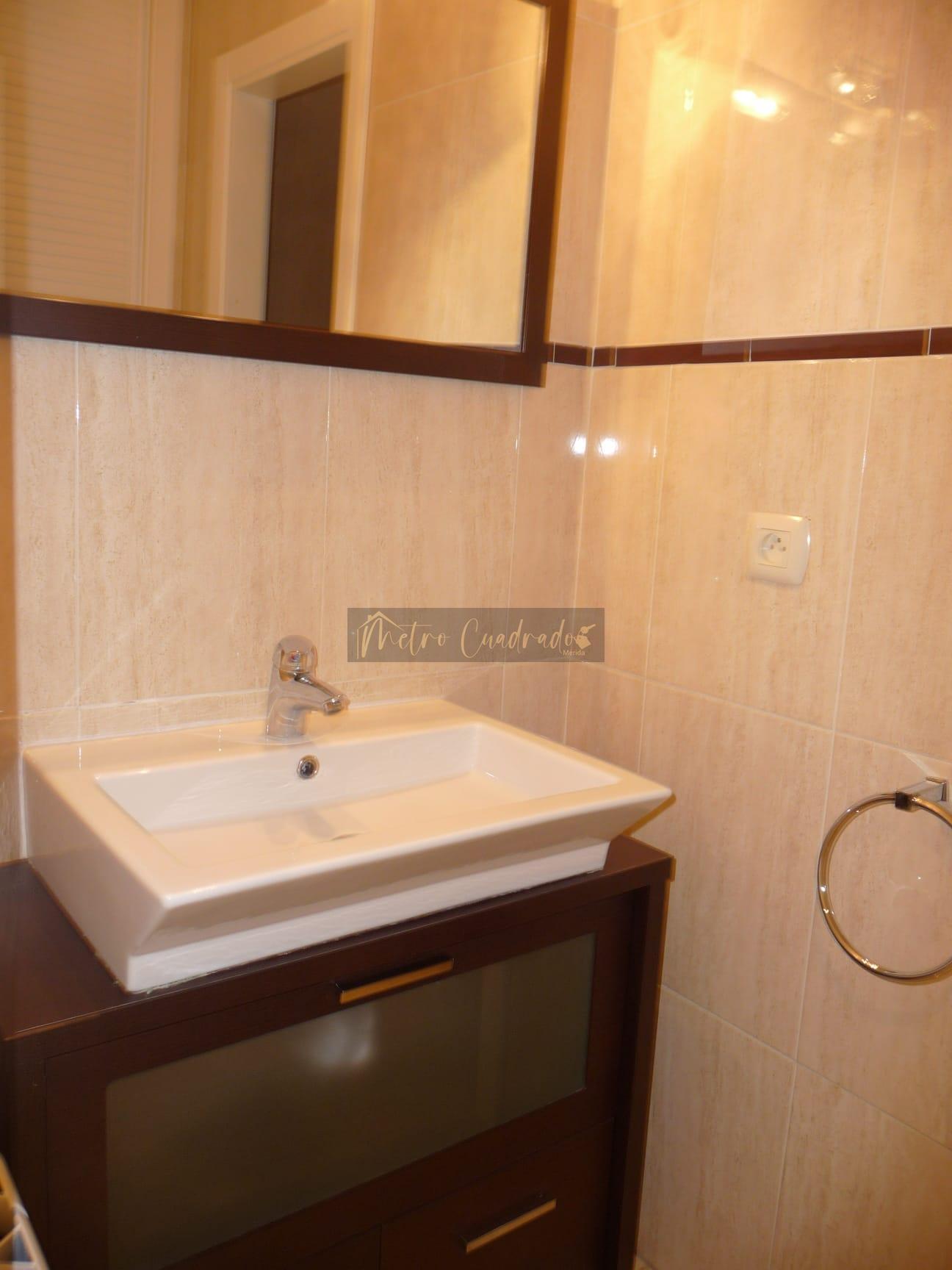 Suite bathroom