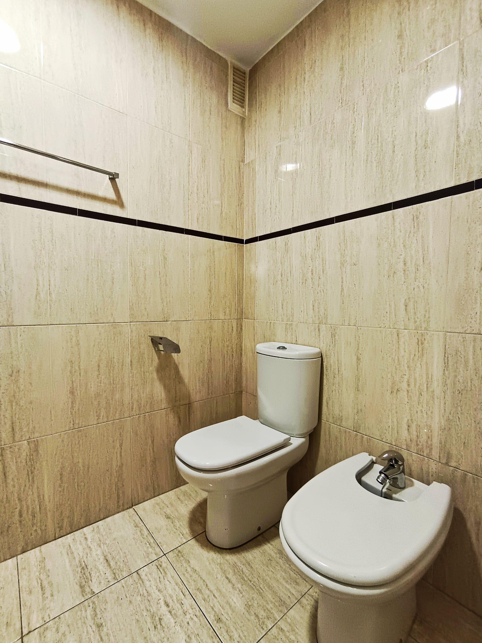 Suite bathroom