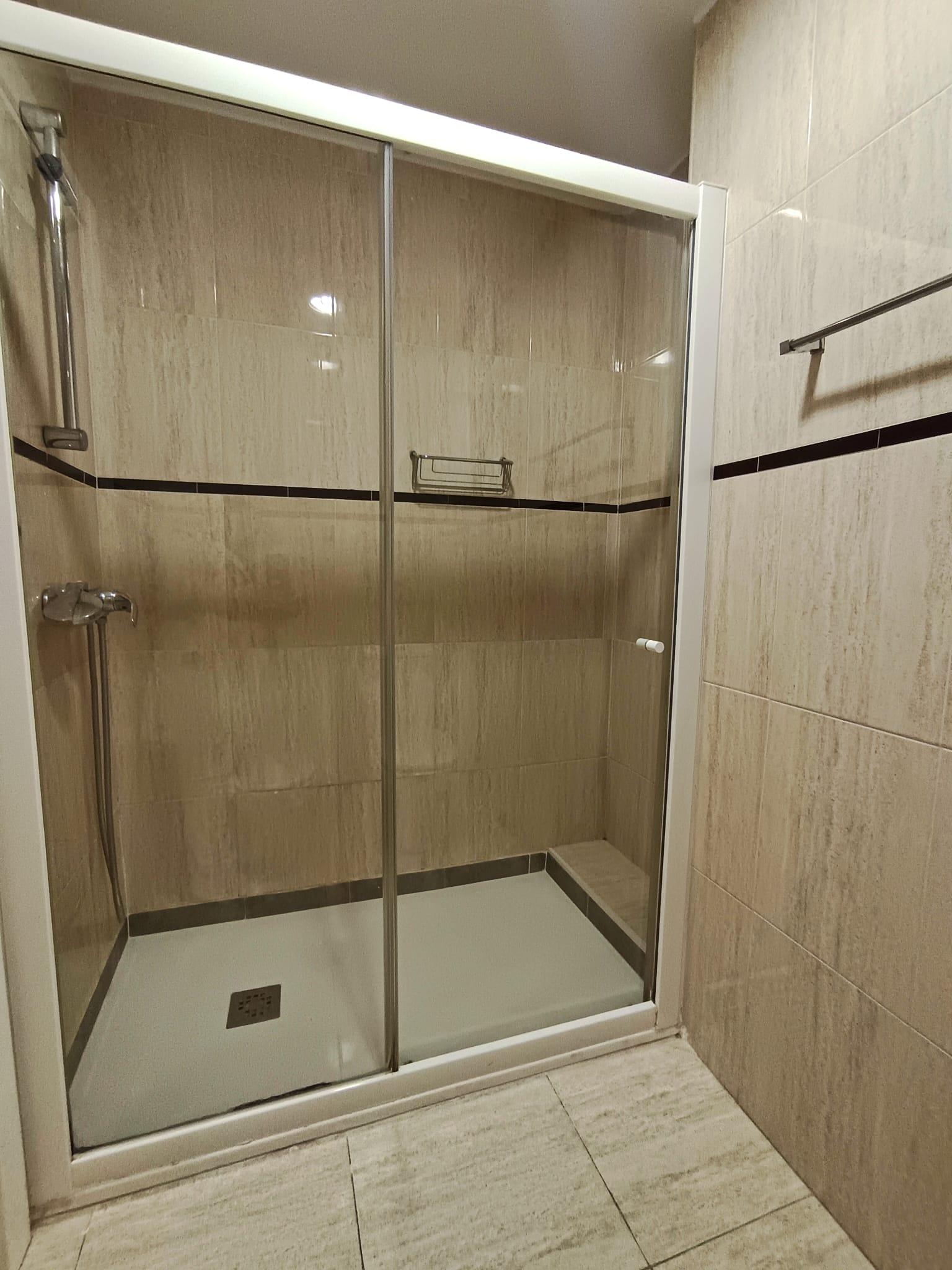 Suite bathroom