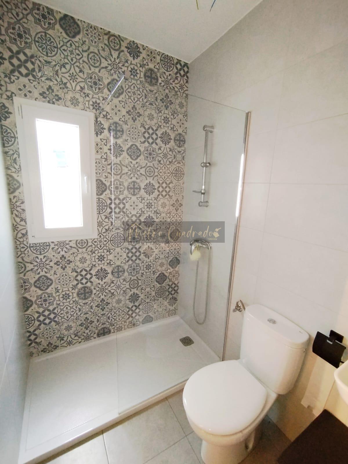 Suite bathroom