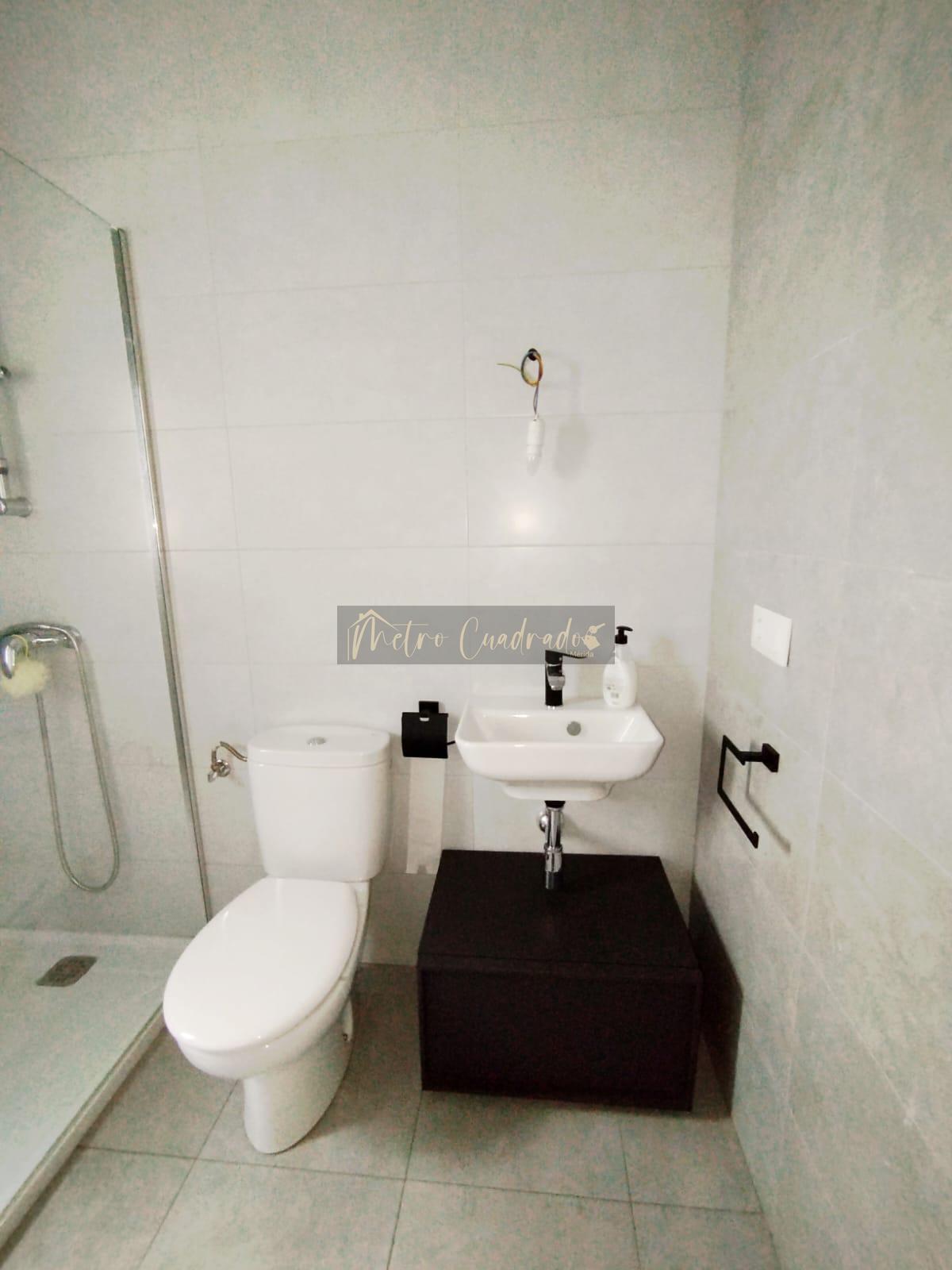 Suite bathroom