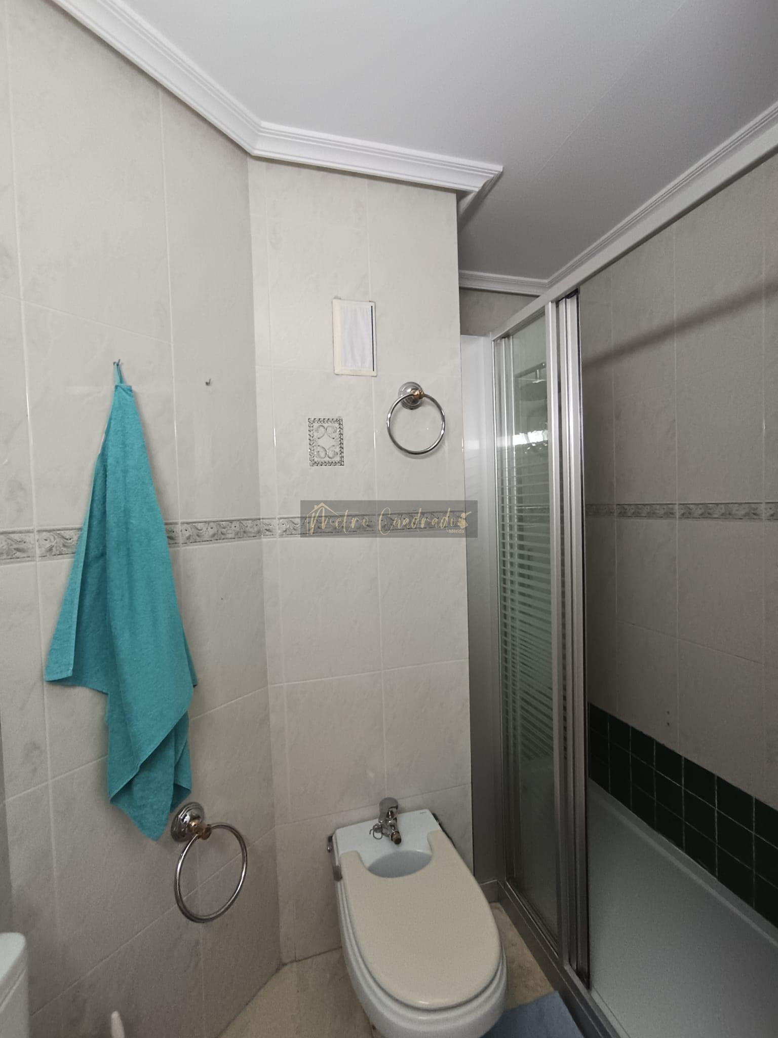 Suite bathroom