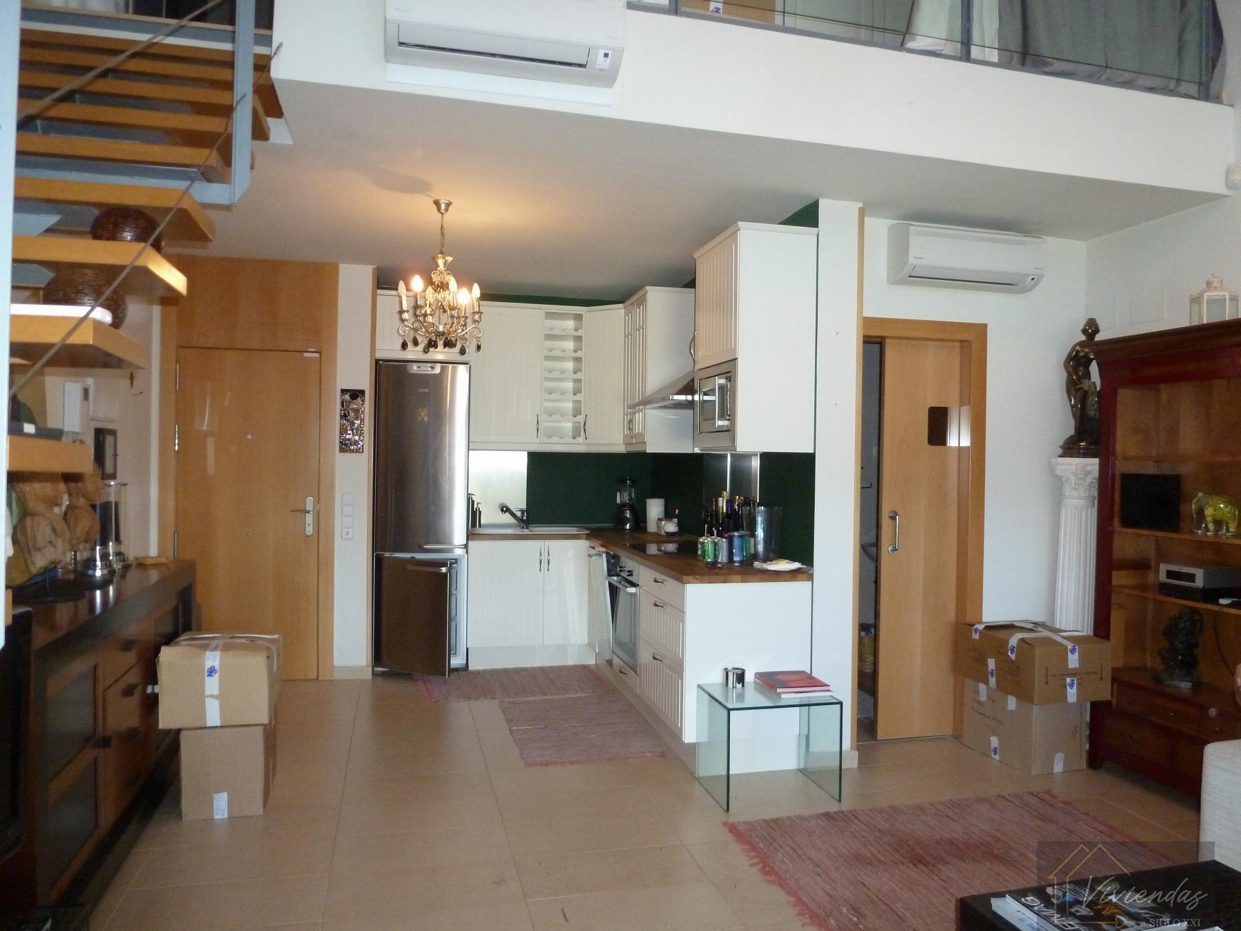 For sale of apartment in Alcorcón